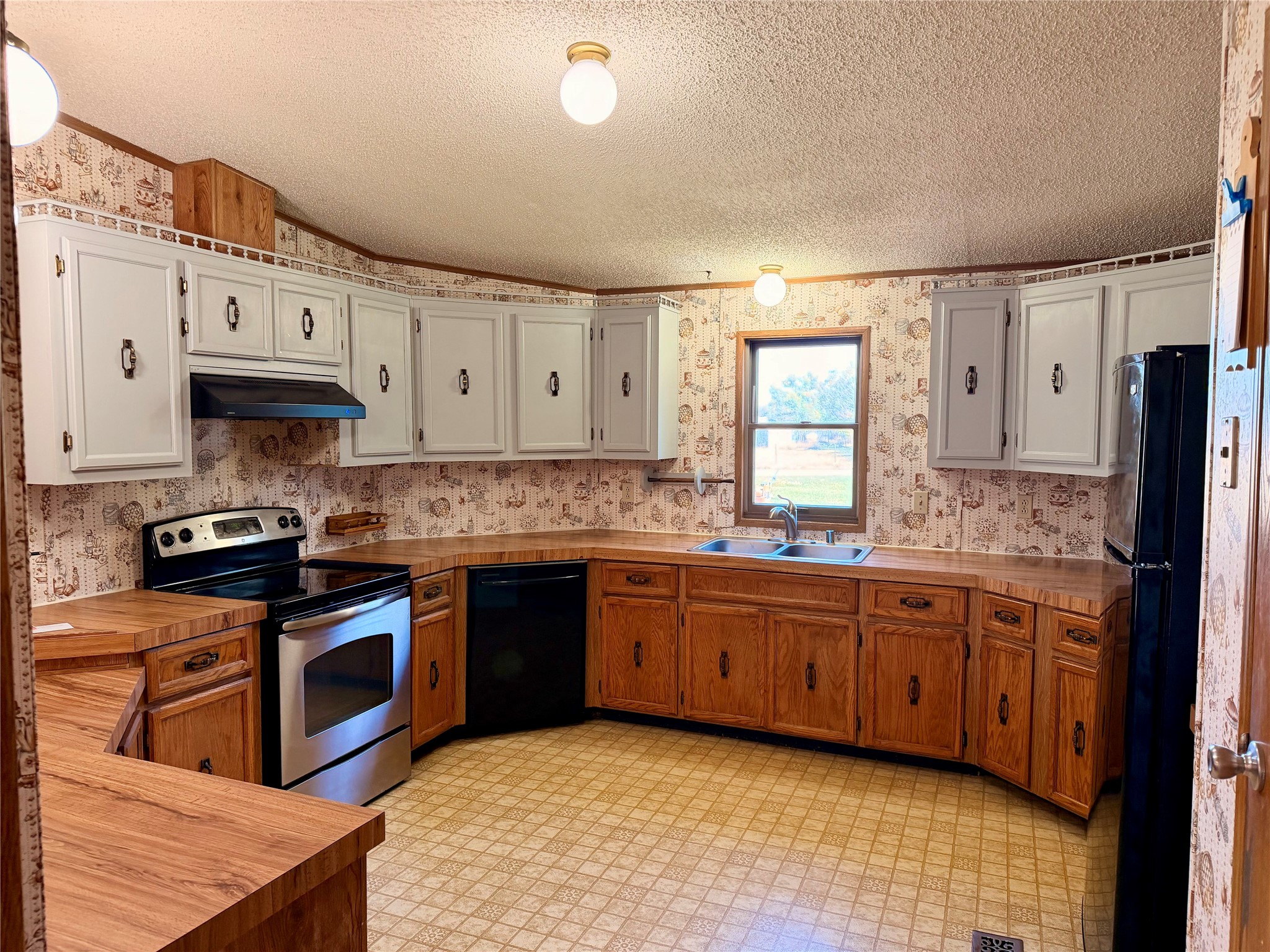 3257 Lanning Road Property Photo 10