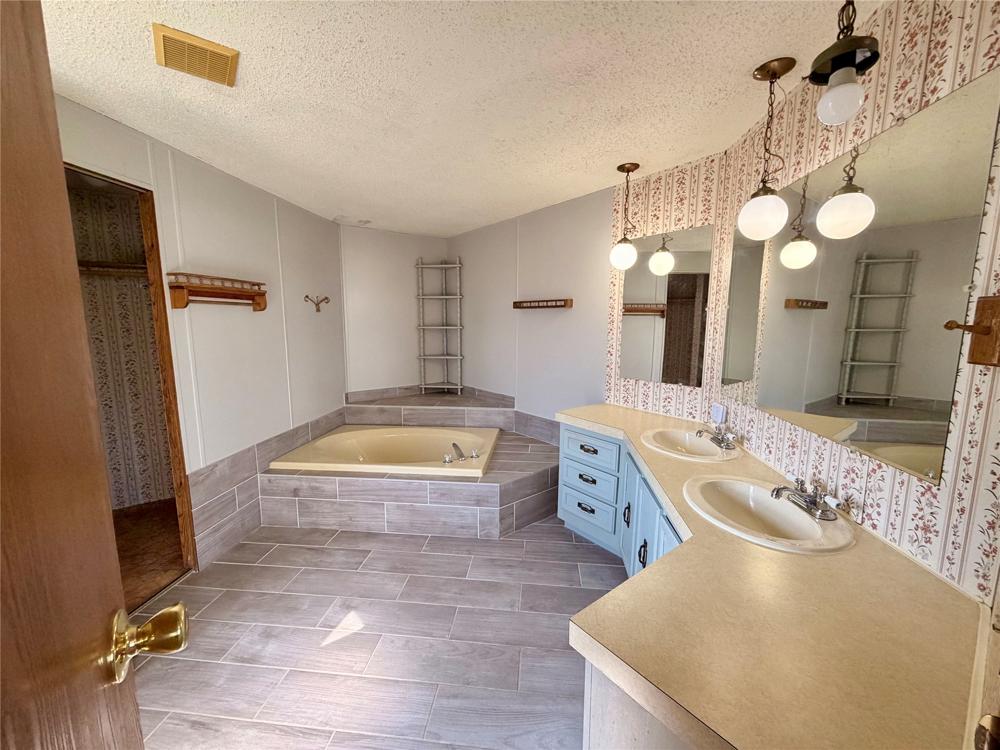 3257 Lanning Road Property Photo 16