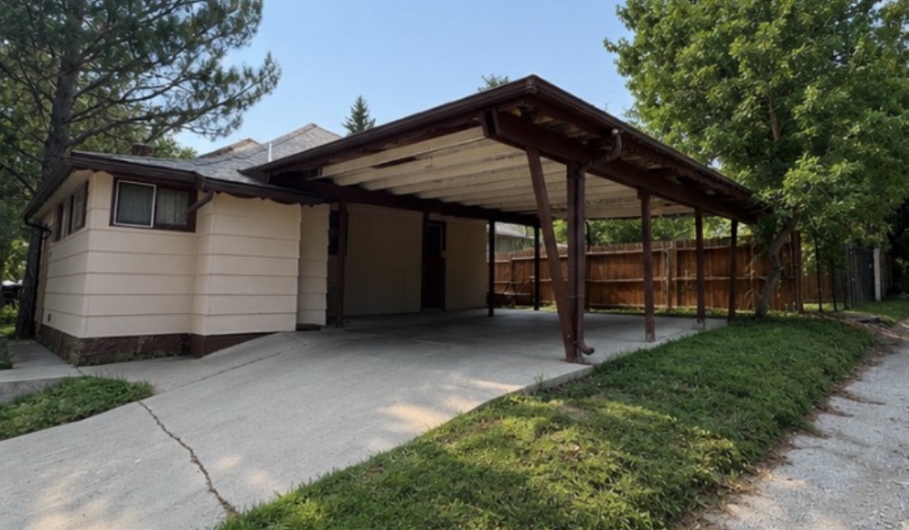 802 W Boulevard Street Property Photo 3