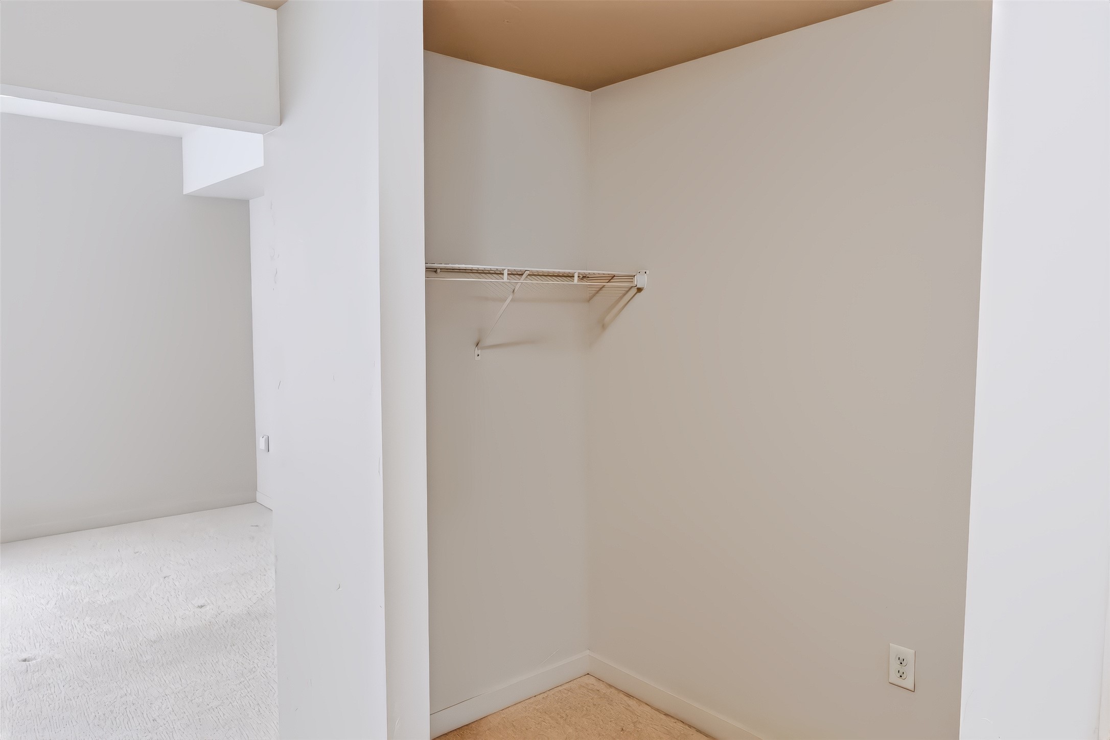 100 Woodlands Way B-204 Property Photo 13