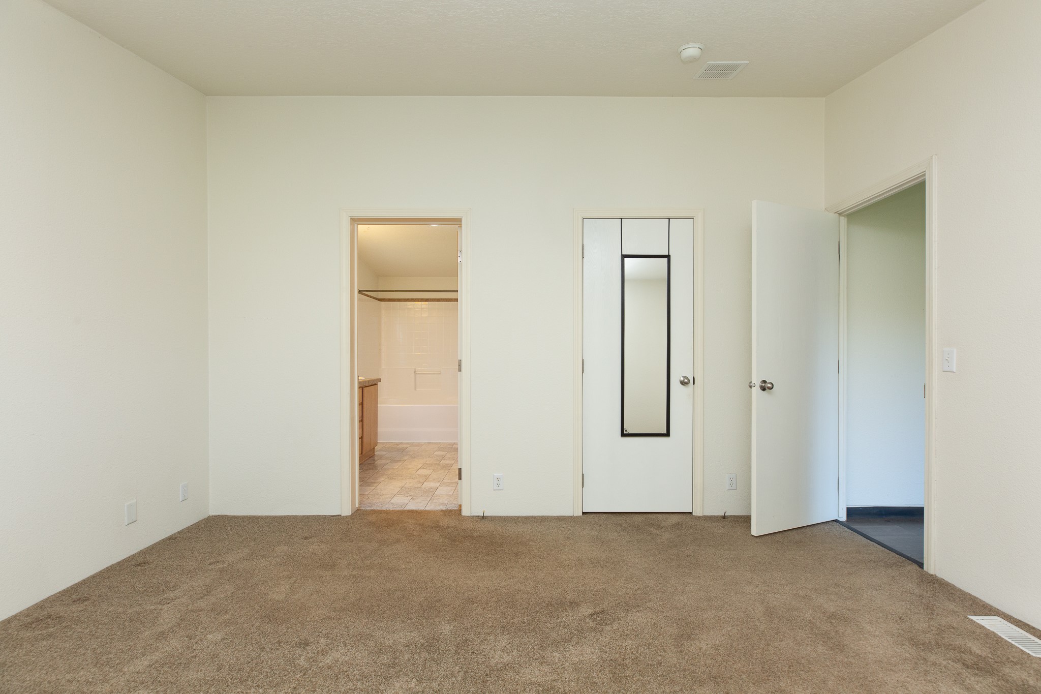 10011 Gateway Road 23 Property Photo 15