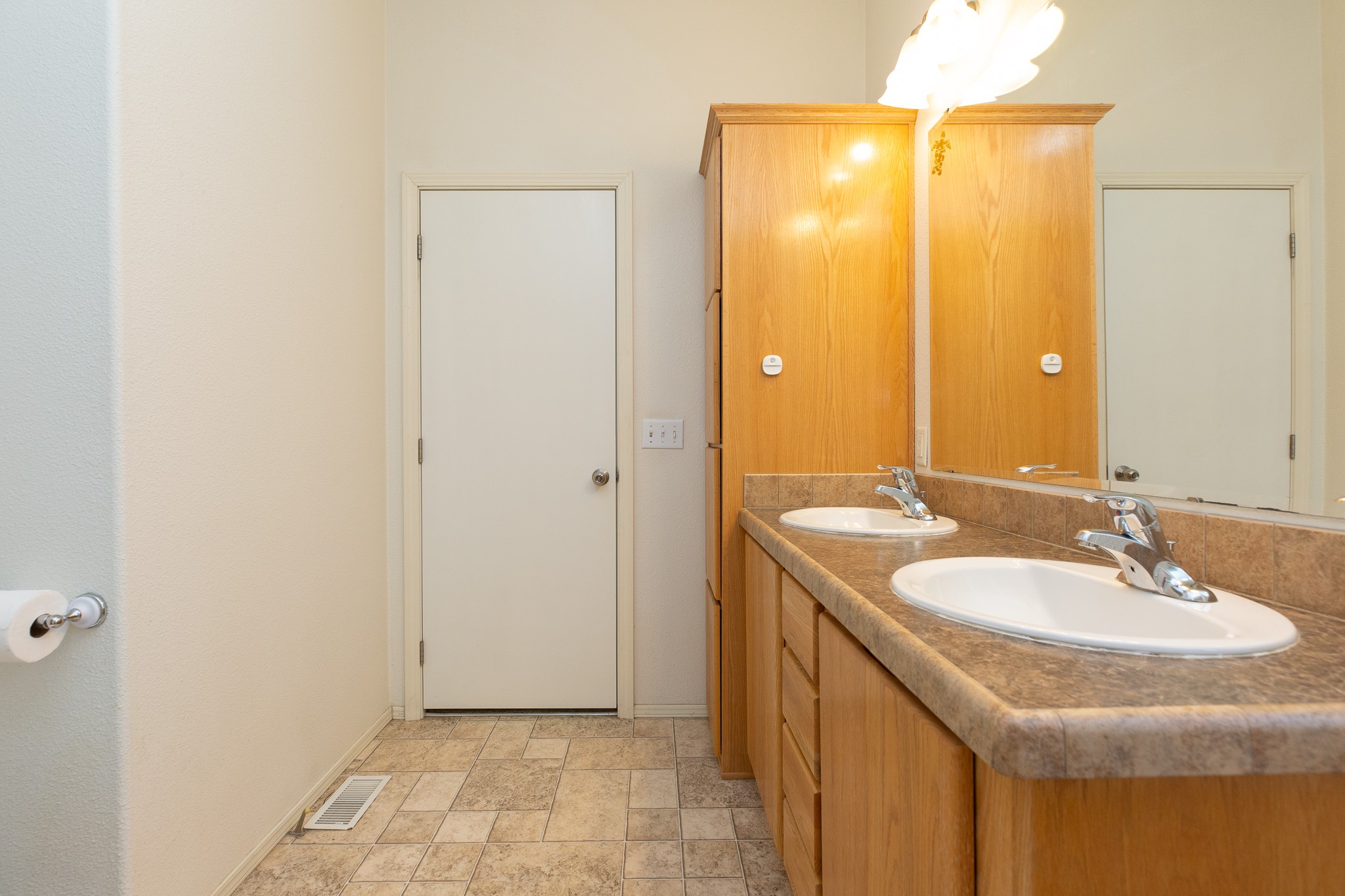 10011 Gateway Road 23 Property Photo 18