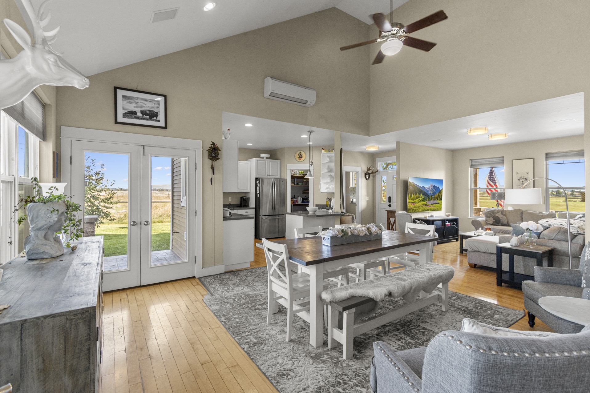 990 Farm Road Property Photo 10