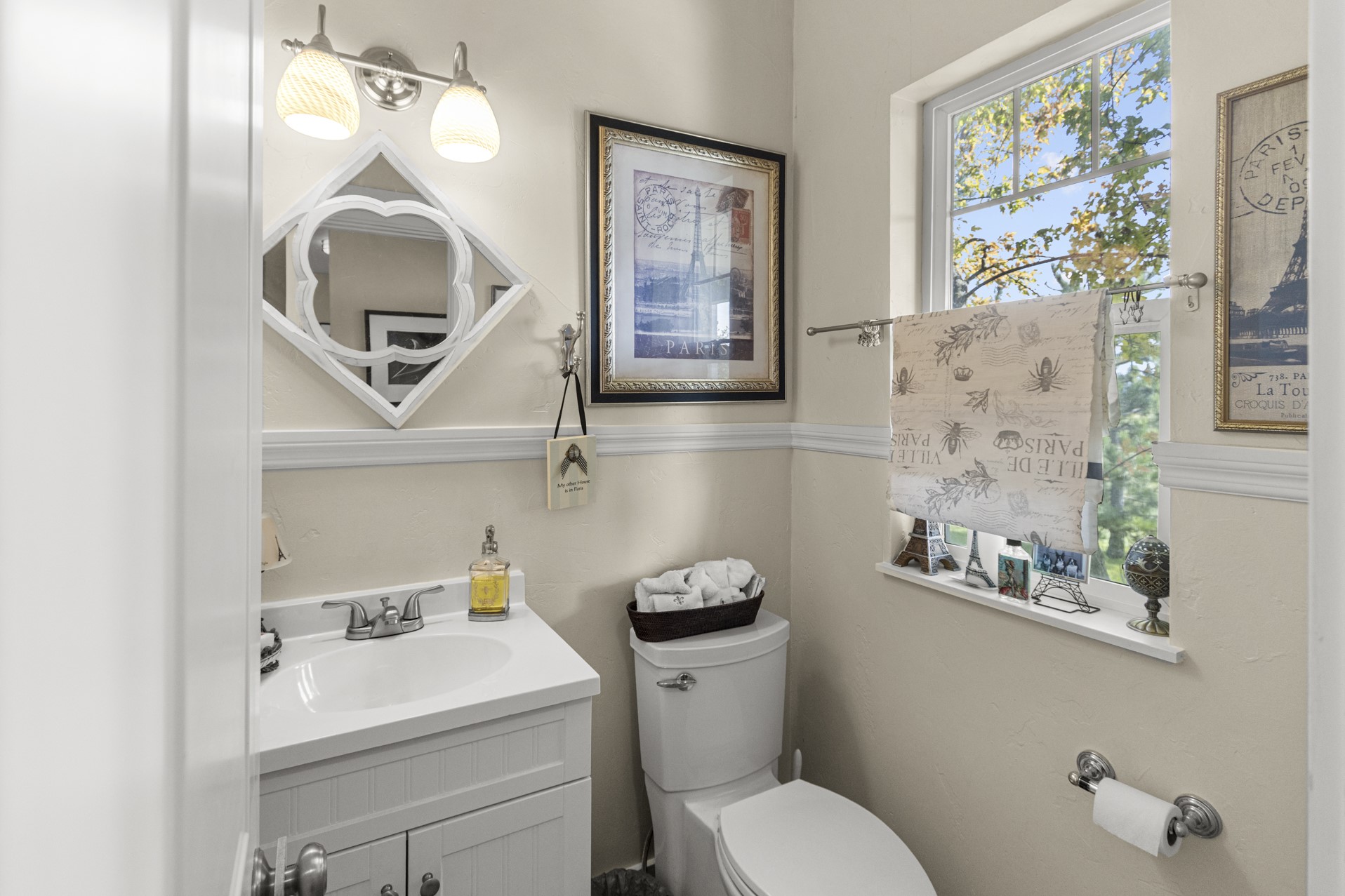 990 Farm Road Property Photo 13