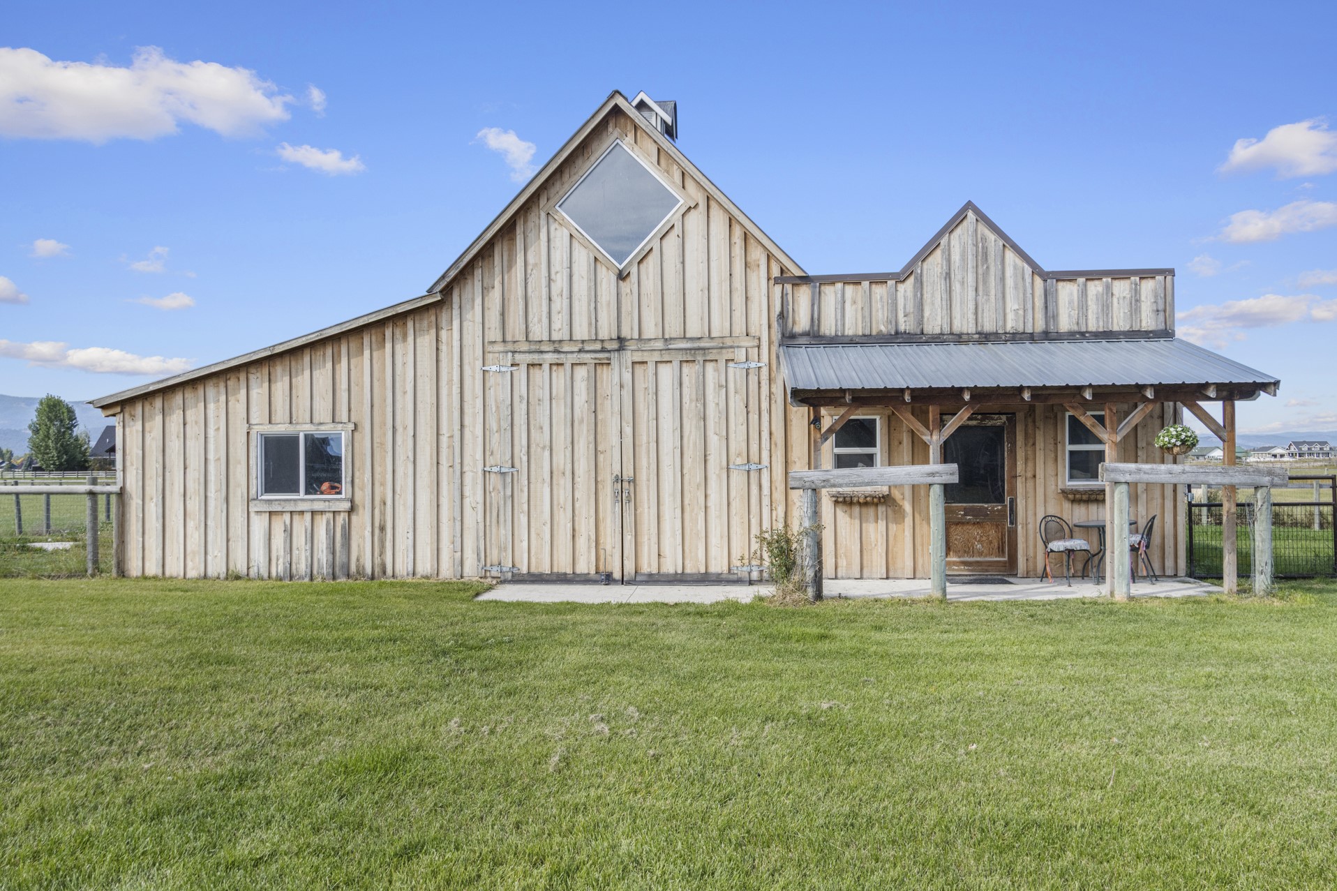 990 Farm Road Property Photo 32