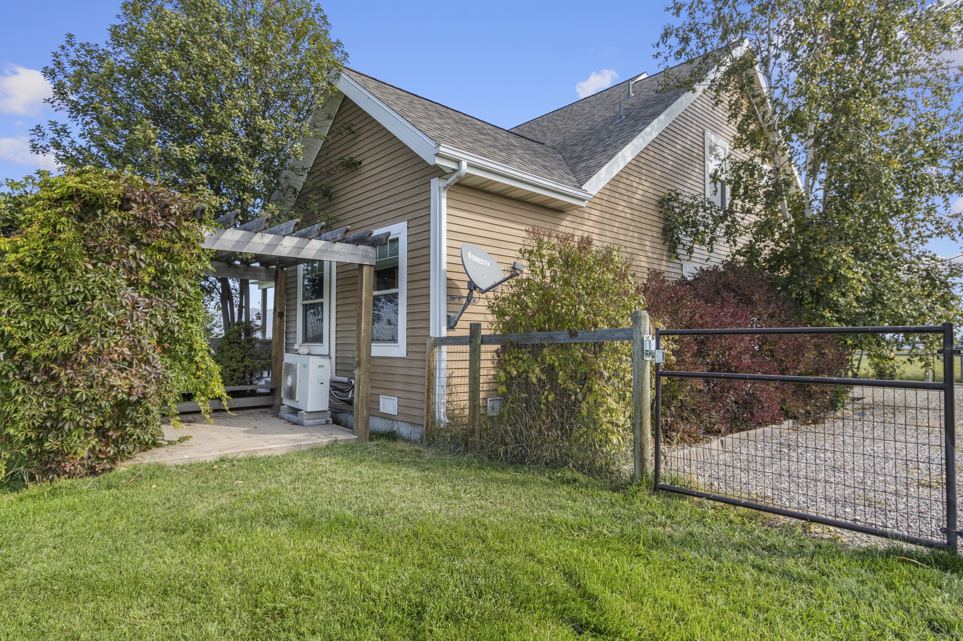 990 Farm Road Property Photo 33
