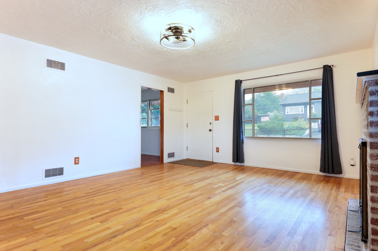 1026 Hauser Boulevard Property Photo 7
