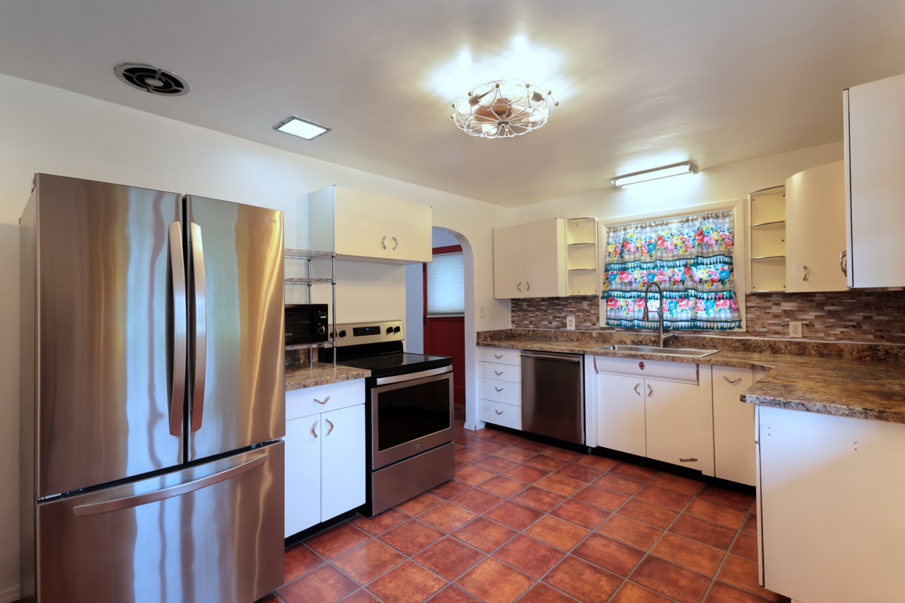1026 Hauser Boulevard Property Photo 9