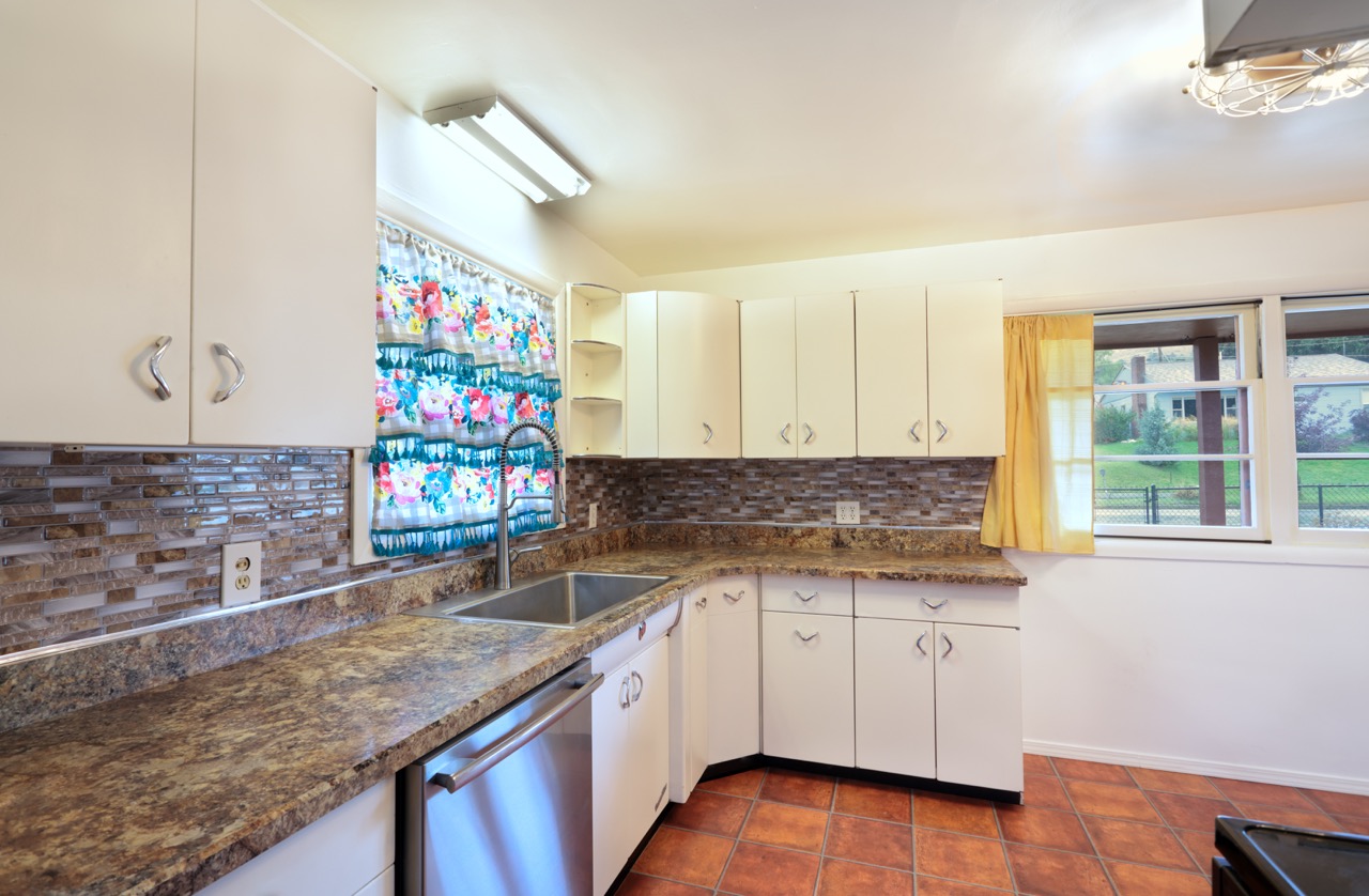 1026 Hauser Boulevard Property Photo 10