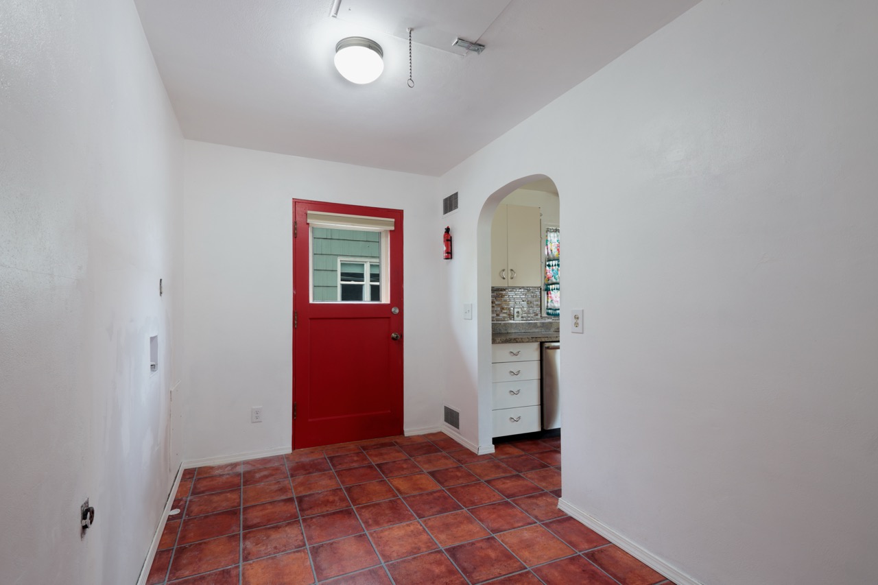 1026 Hauser Boulevard Property Photo 11