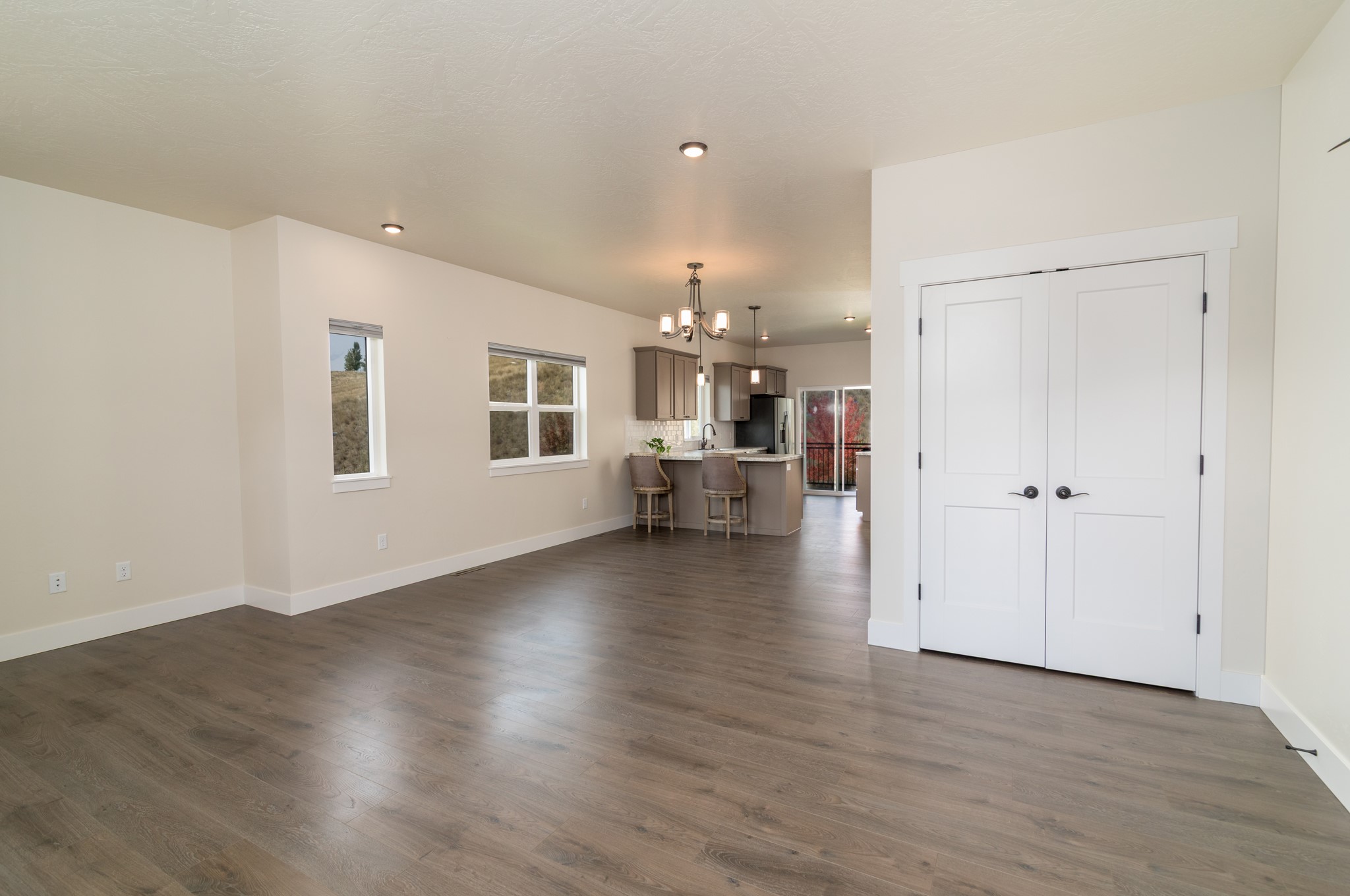 6987 Shaver Drive Property Photo 4