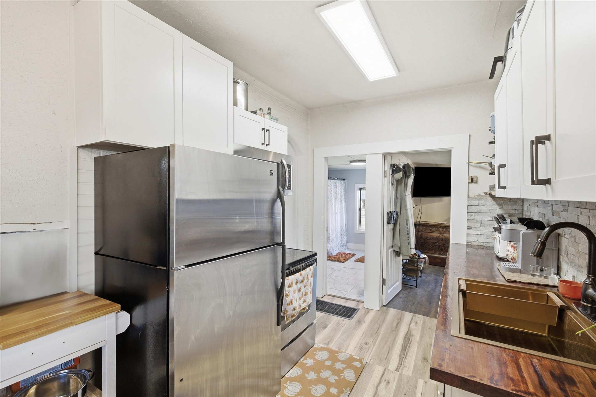 537 2nd Street W Property Photo 5