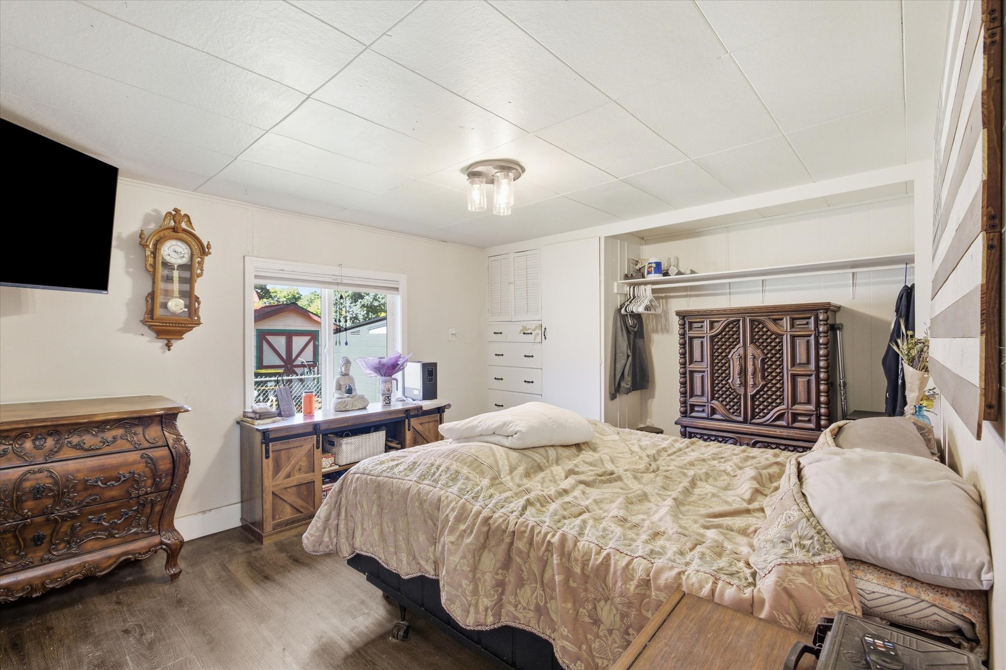 537 2nd Street W Property Photo 6