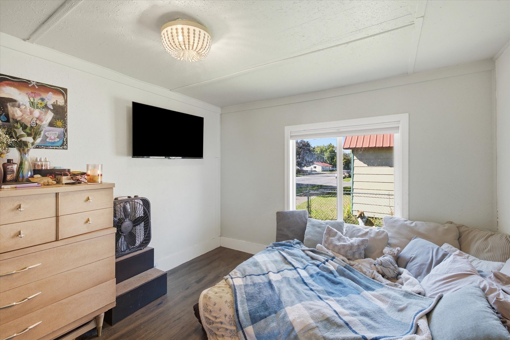 537 2nd Street W Property Photo 10