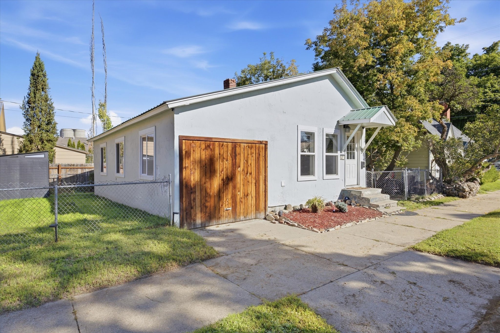 537 2nd Street W Property Photo 15