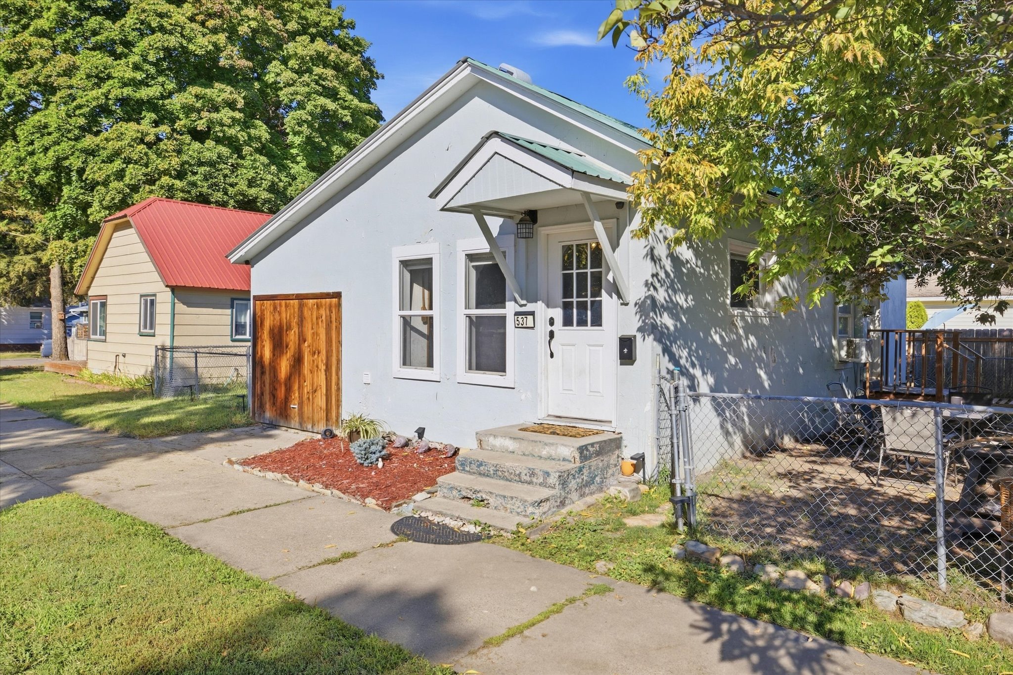 537 2nd Street W Property Photo 16