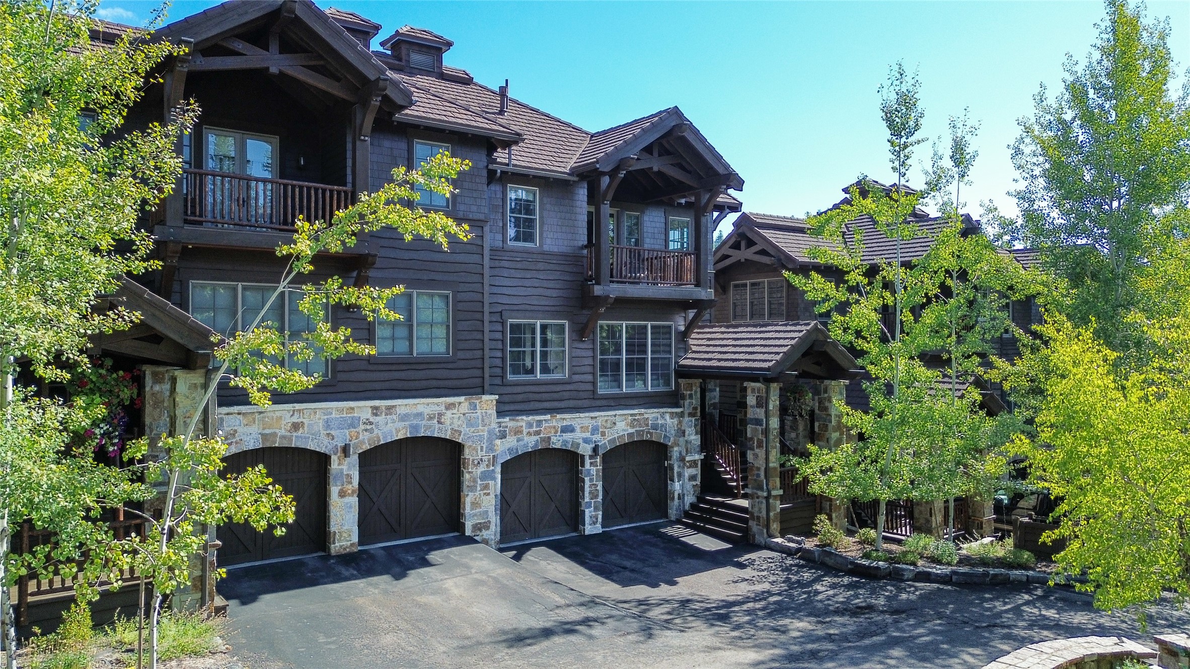 129 Slopeside Drive 10 Property Photo 1
