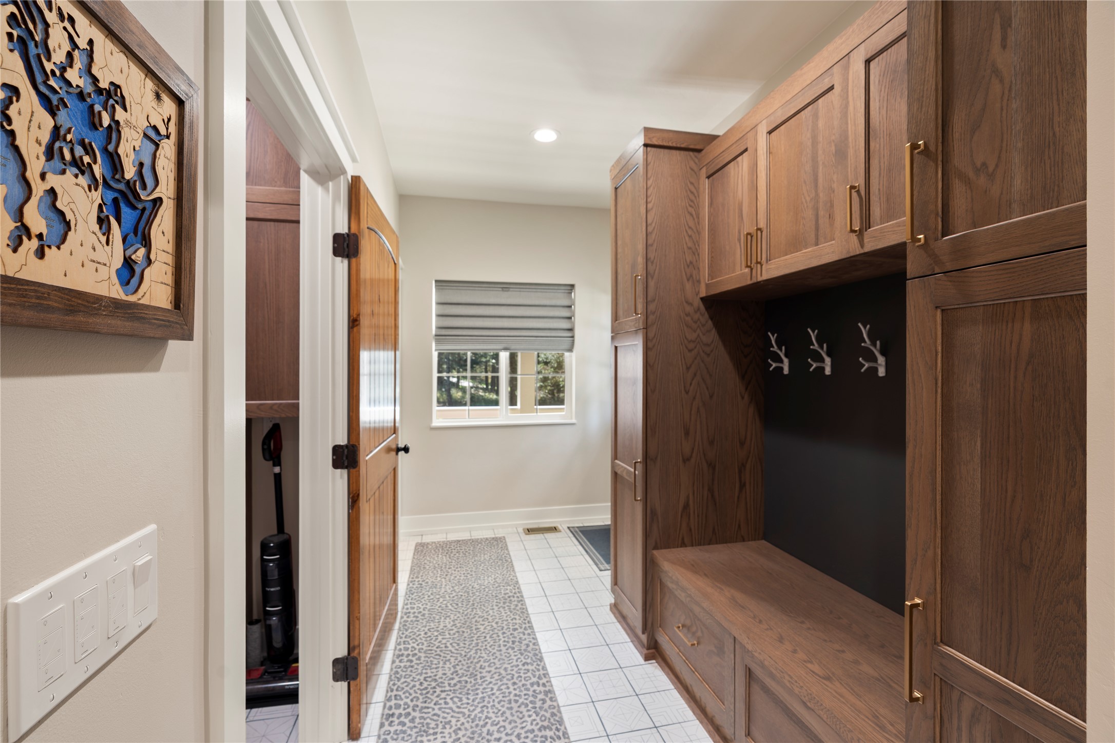 4926 Foothill Road Property Photo 19