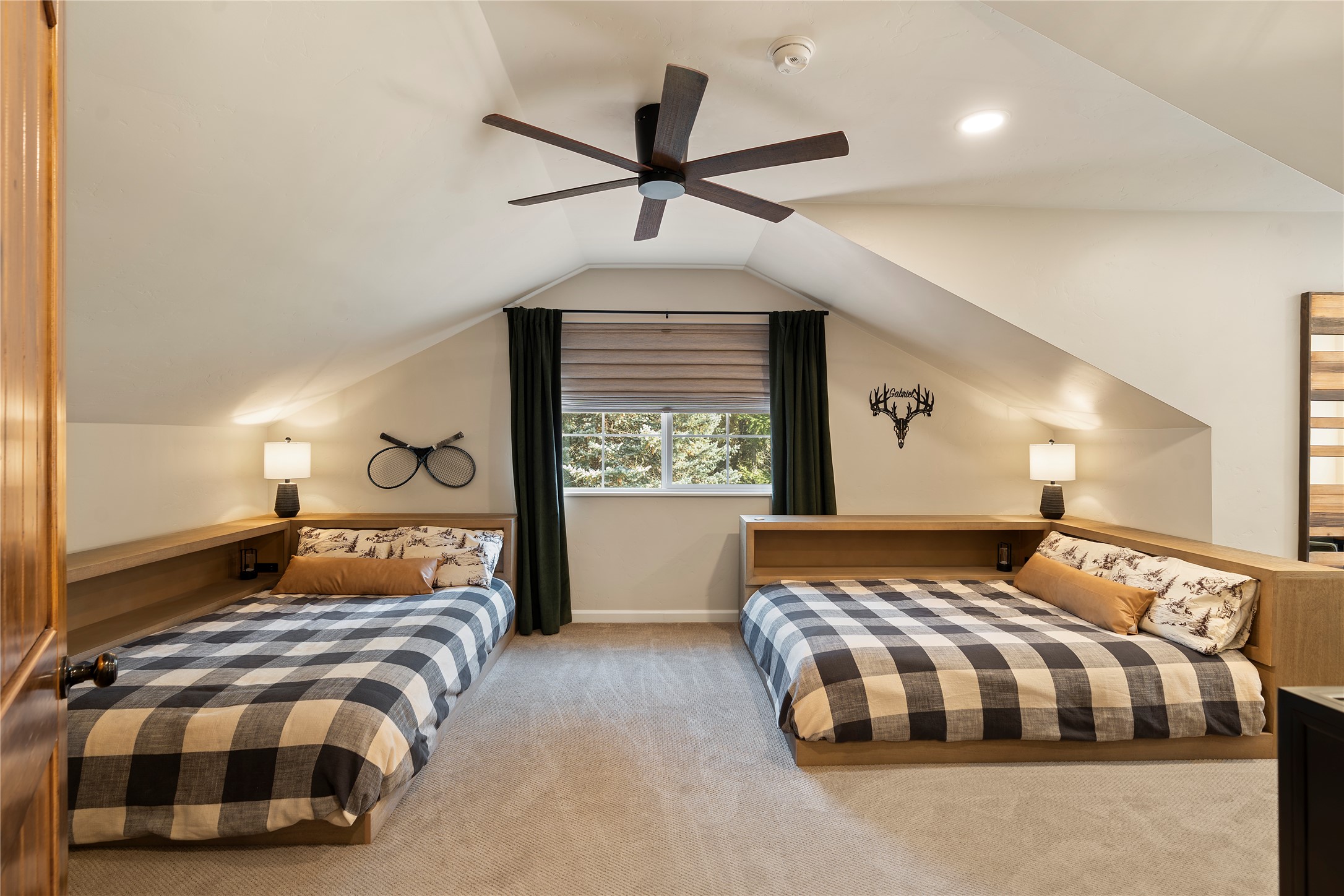 4926 Foothill Road Property Photo 39