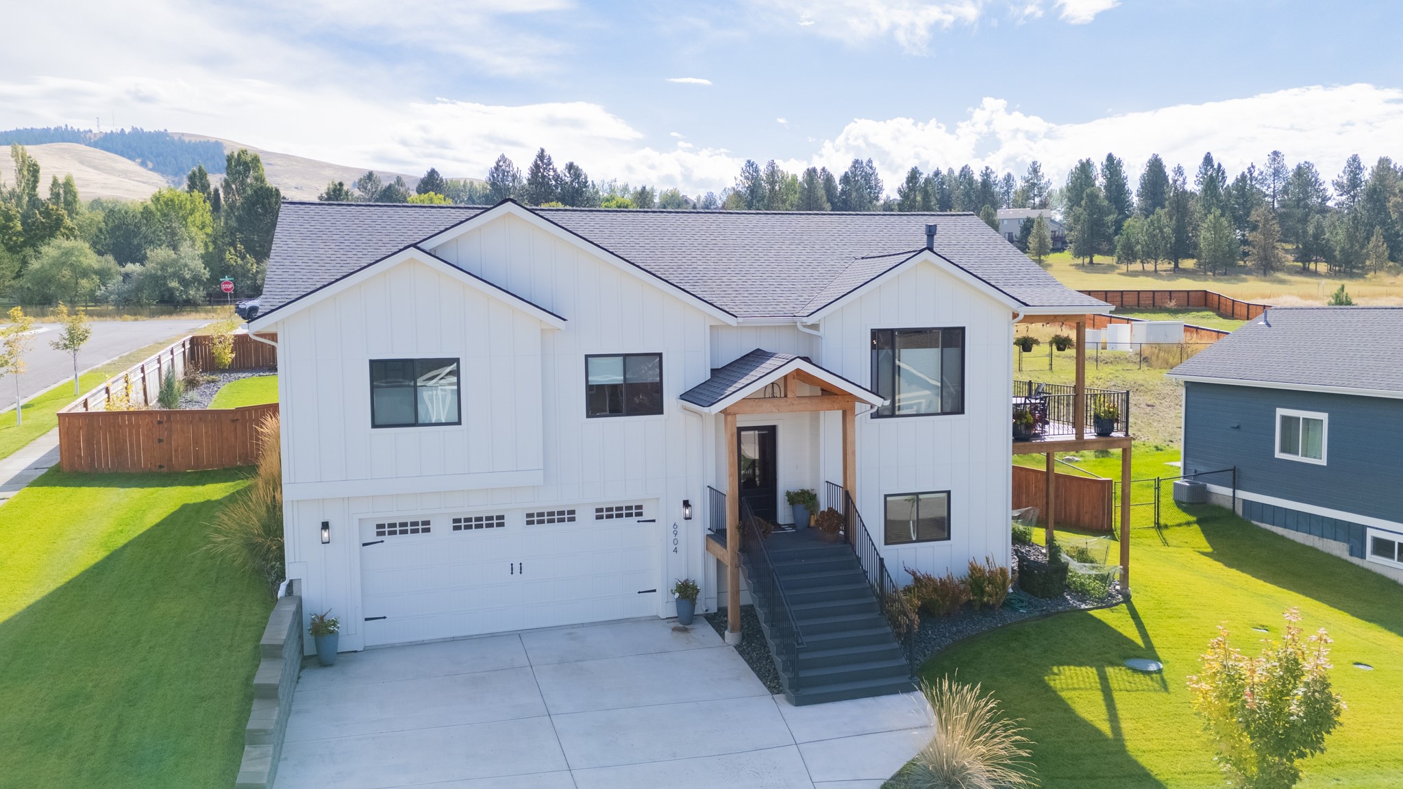 6904 Shaver Drive Property Photo 1