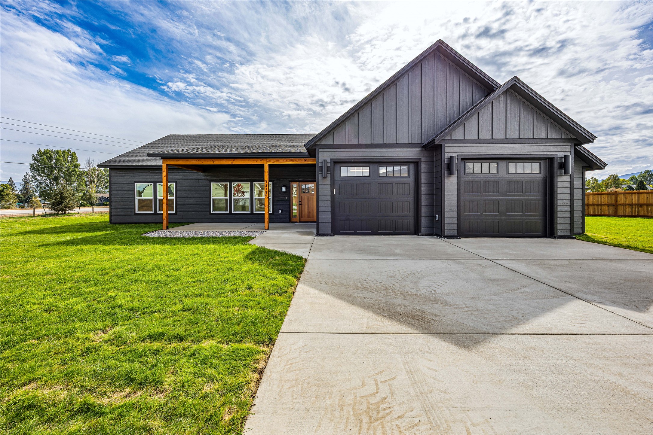 5213 Bronco Court Property Photo 1
