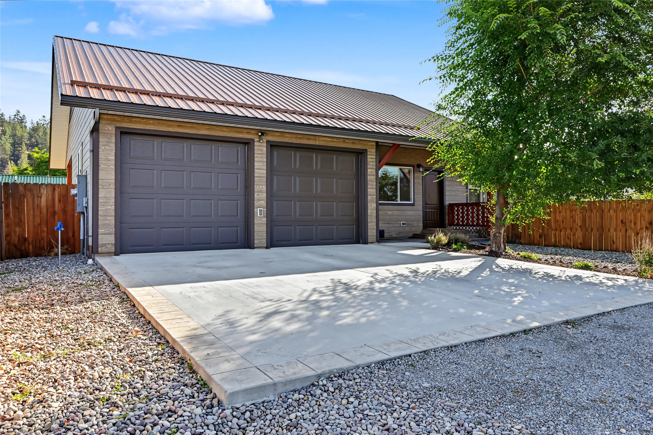 324 E Meany Street Property Photo 1