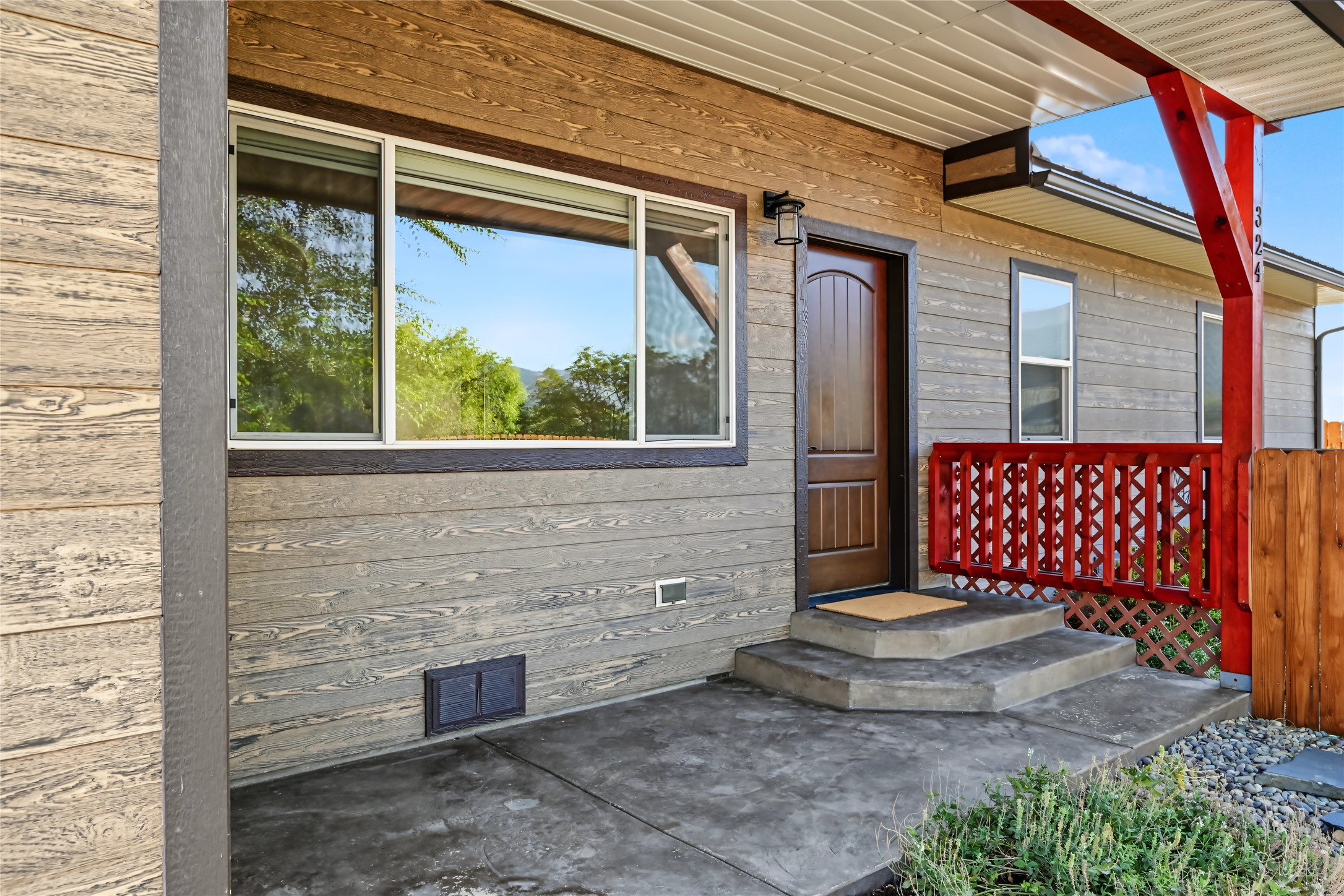 324 E Meany Street Property Photo 3