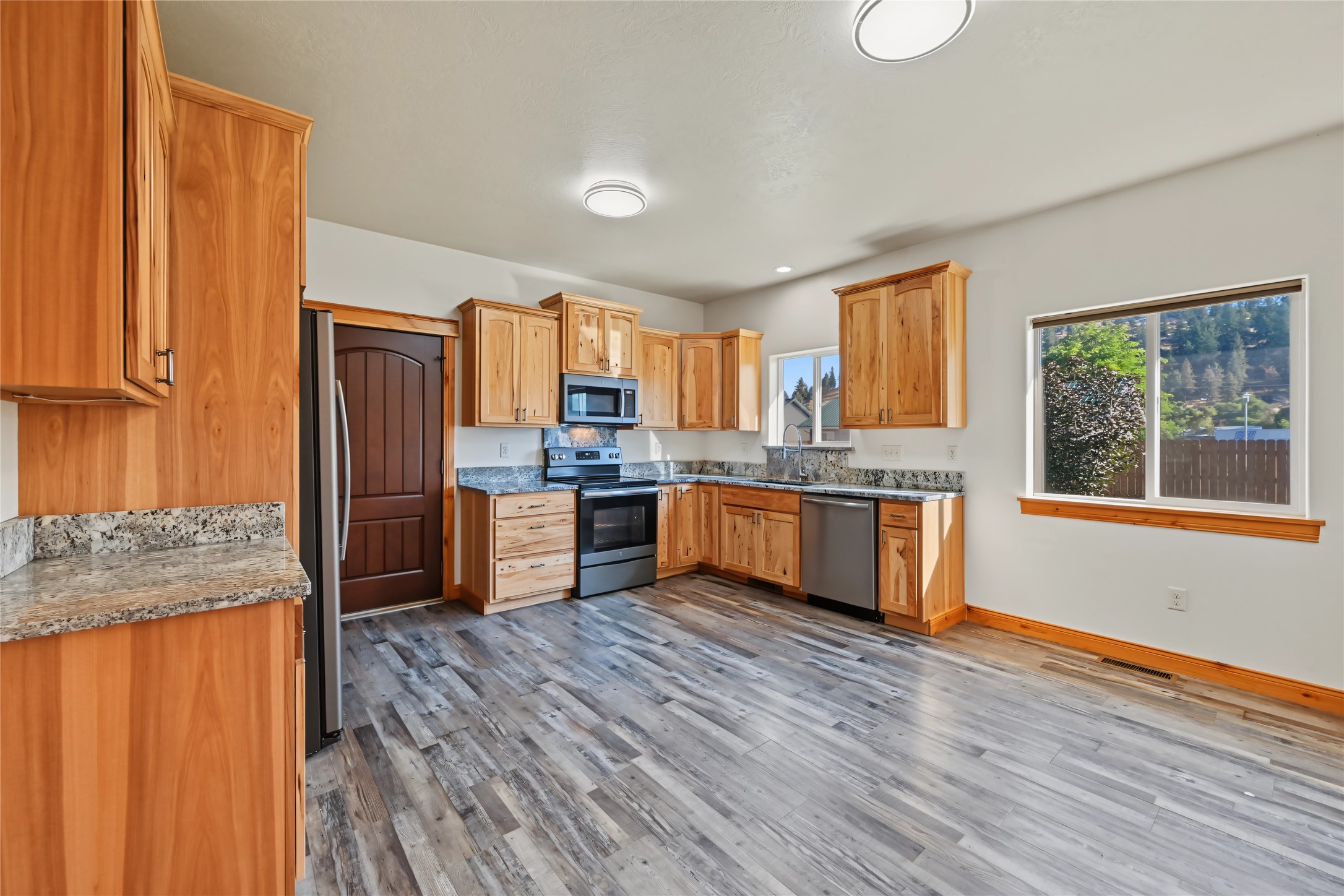 324 E Meany Street Property Photo 8