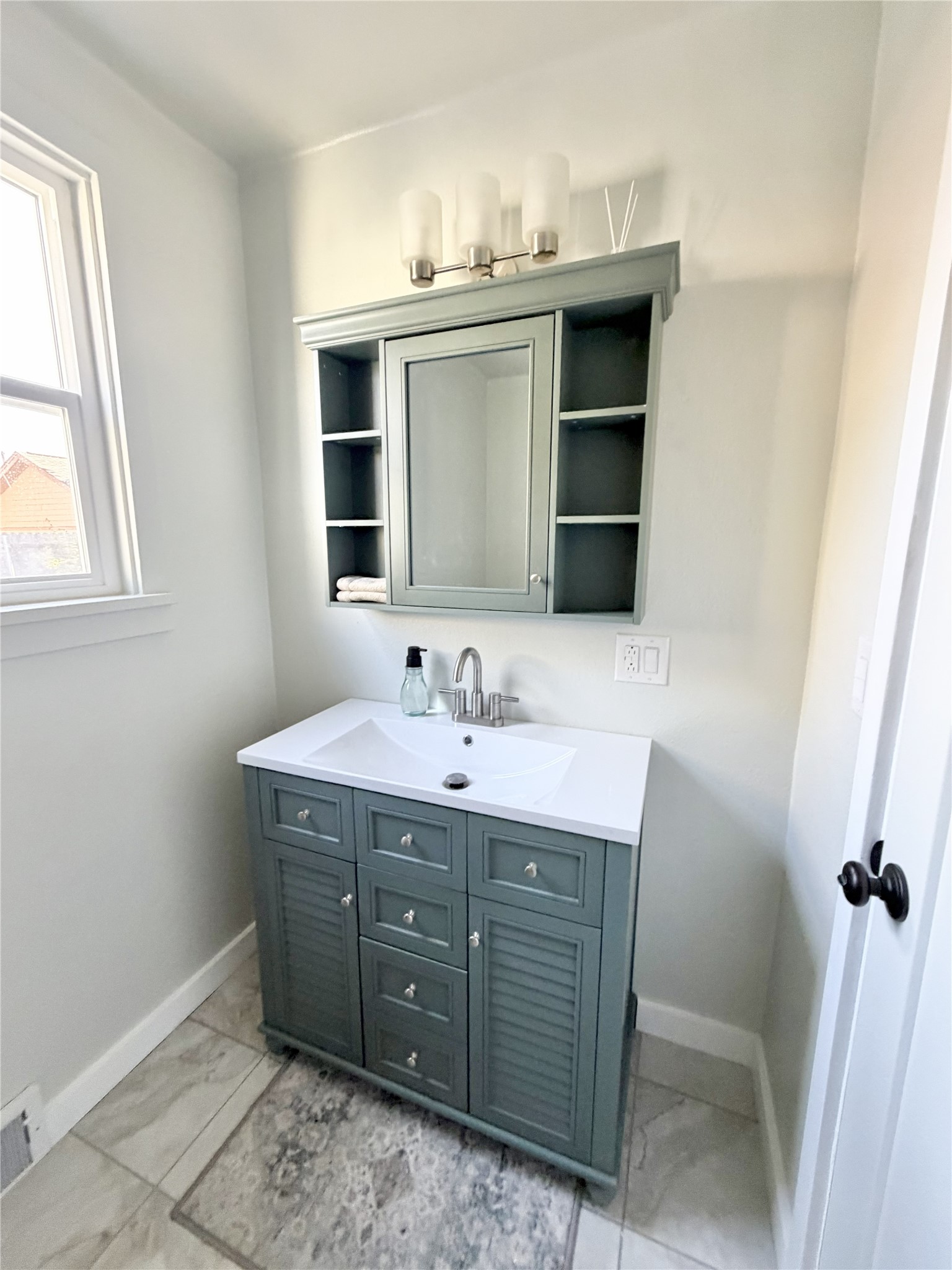 612 Sommers Street Property Photo 11