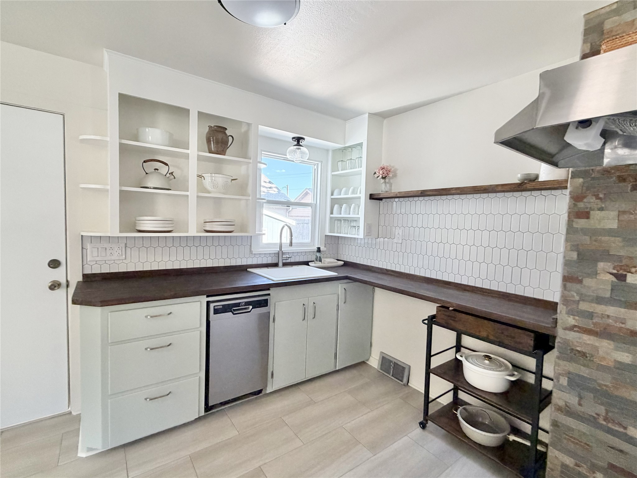 612 Sommers Street Property Photo 16