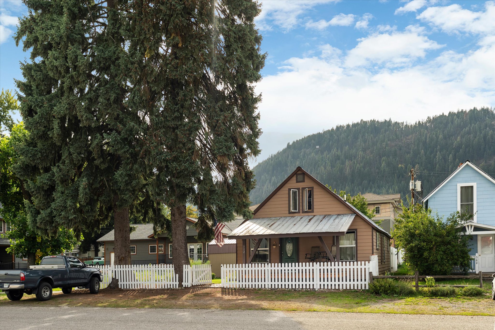 312 E Kootenai Avenue Property Photo 4