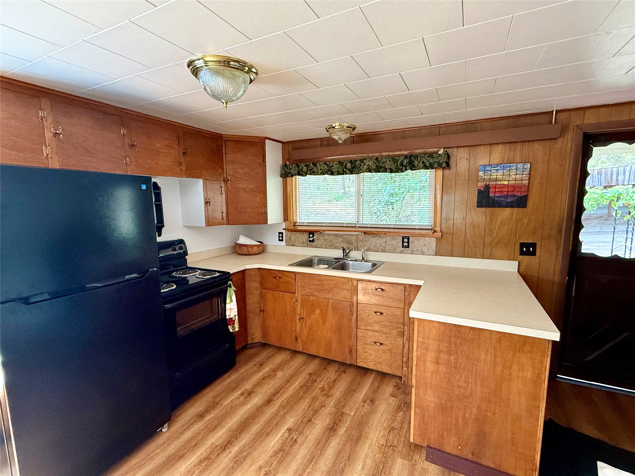 251 River Road W Property Photo 4