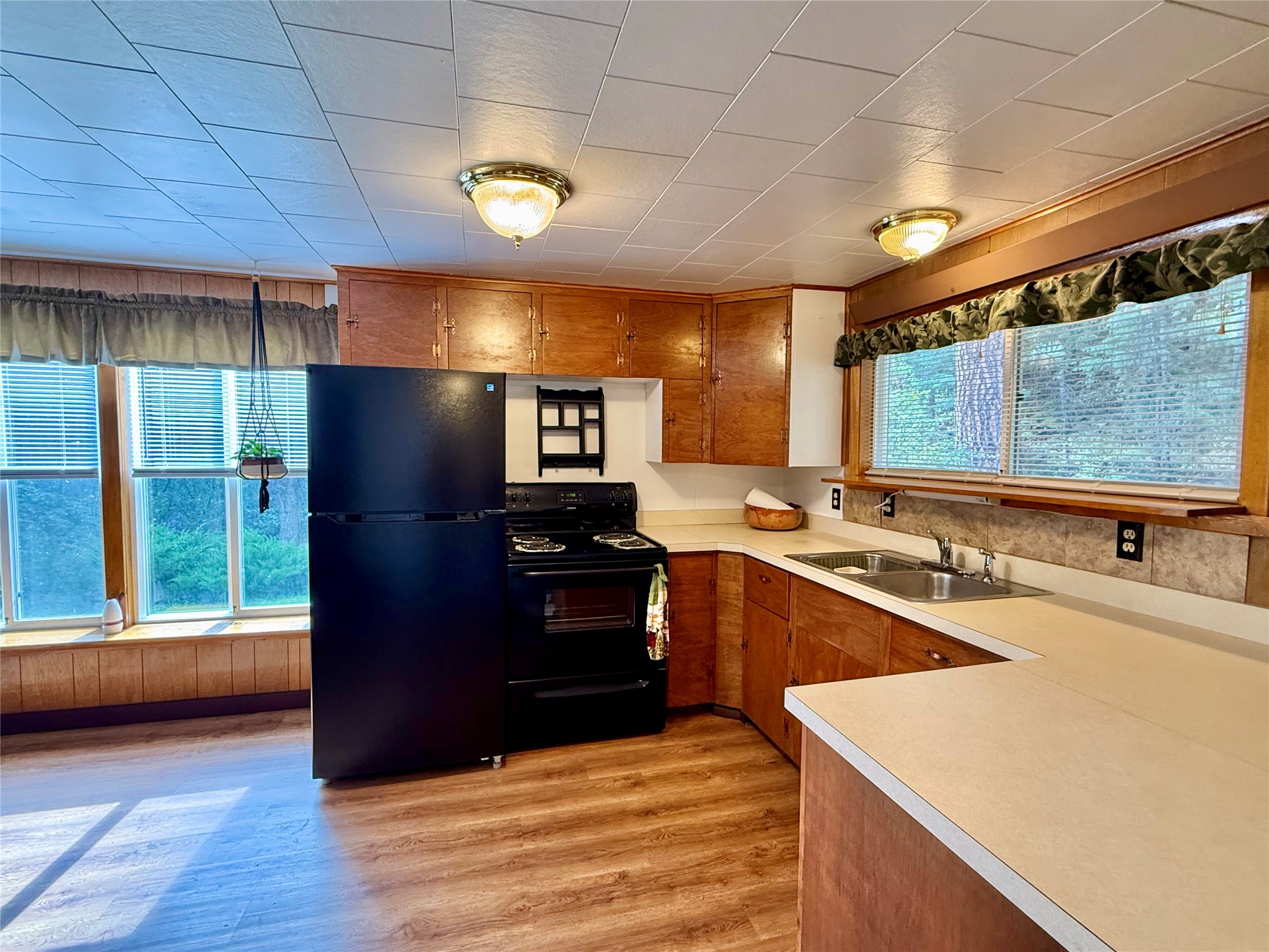 251 River Road W Property Photo 5