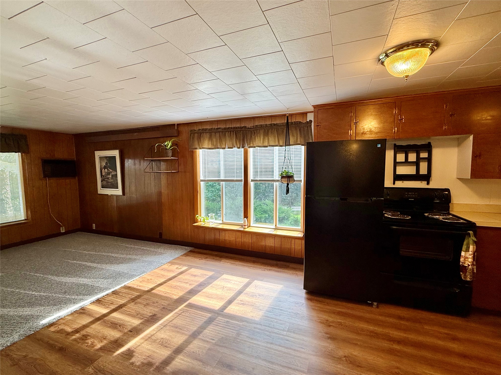 251 River Road W Property Photo 6