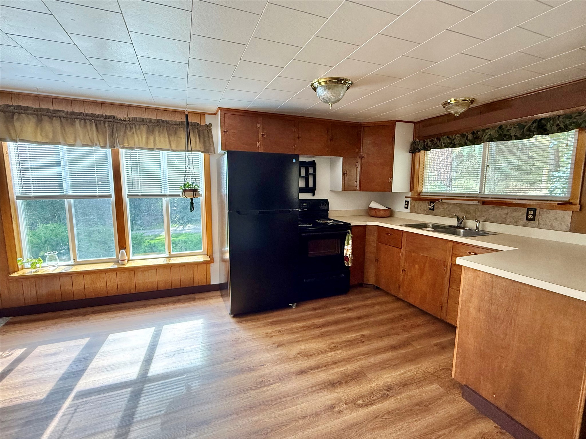 251 River Road W Property Photo 7