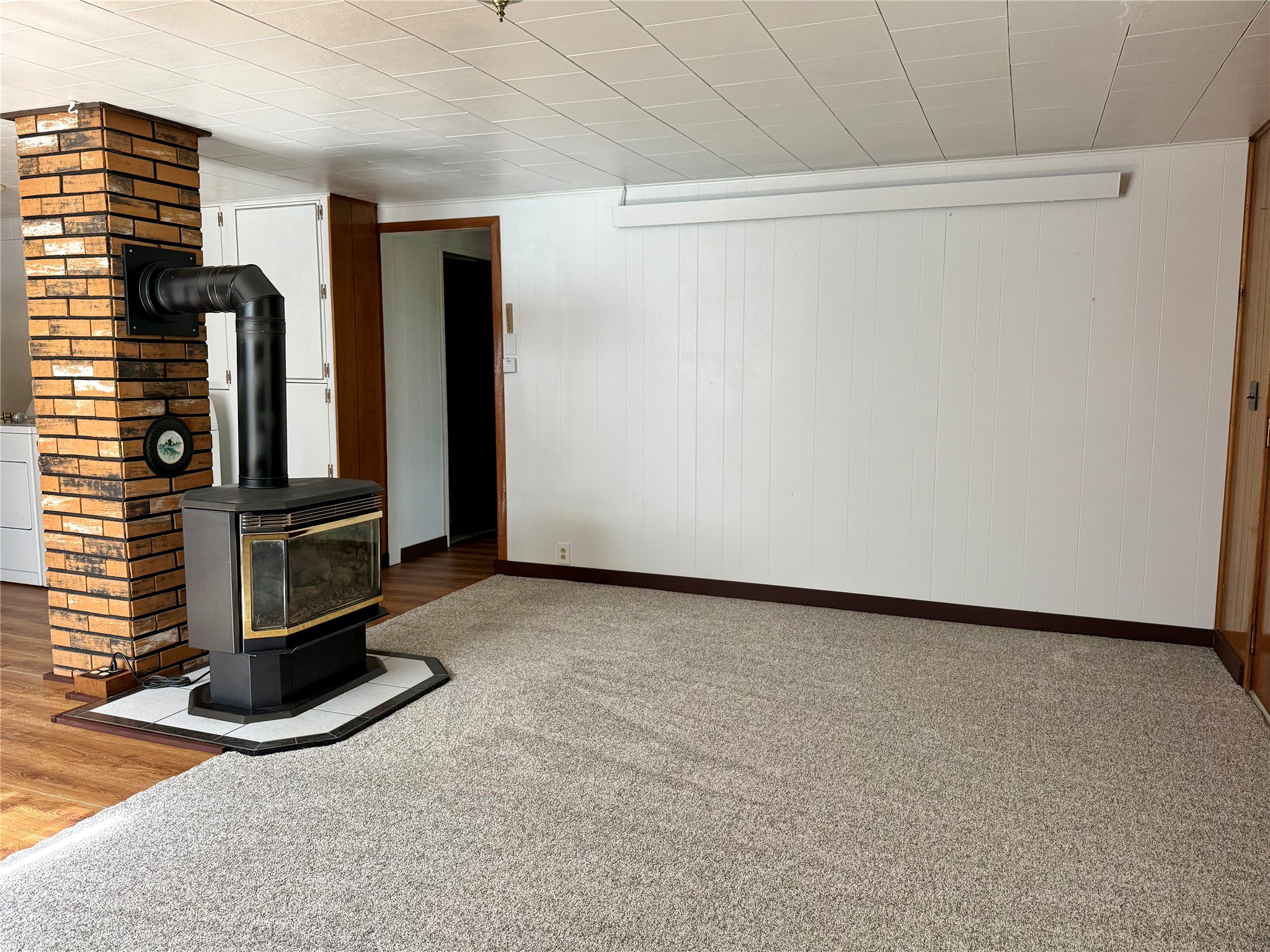 251 River Road W Property Photo 9