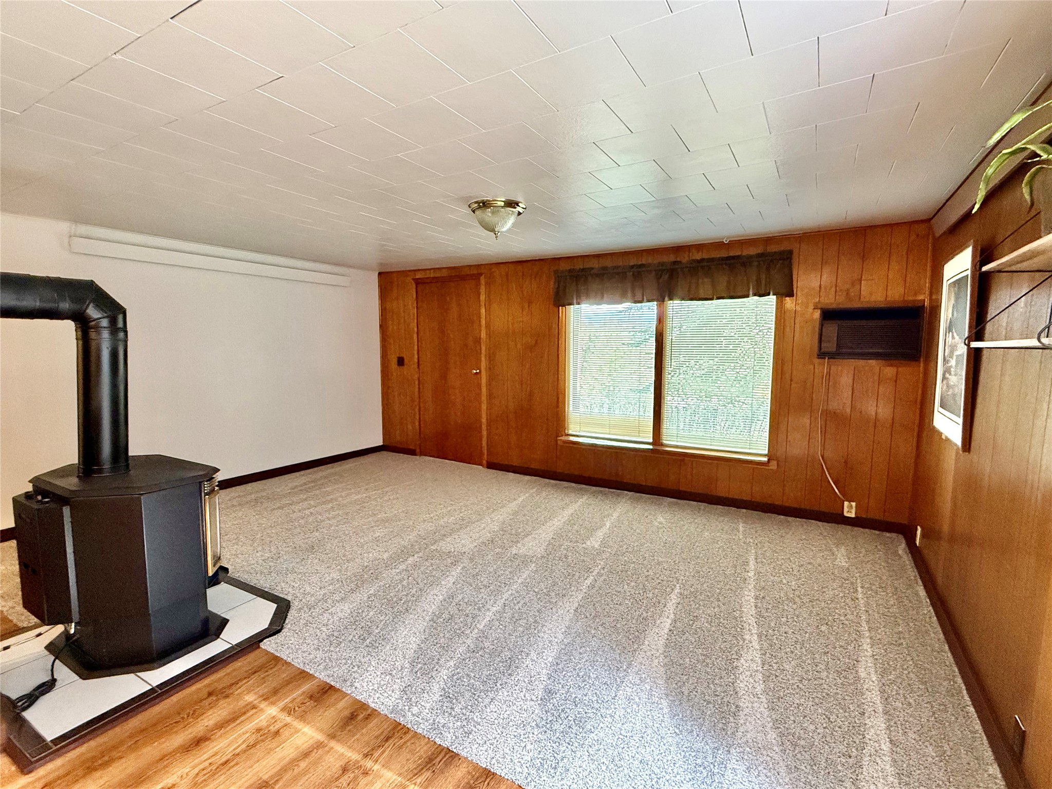 251 River Road W Property Photo 11