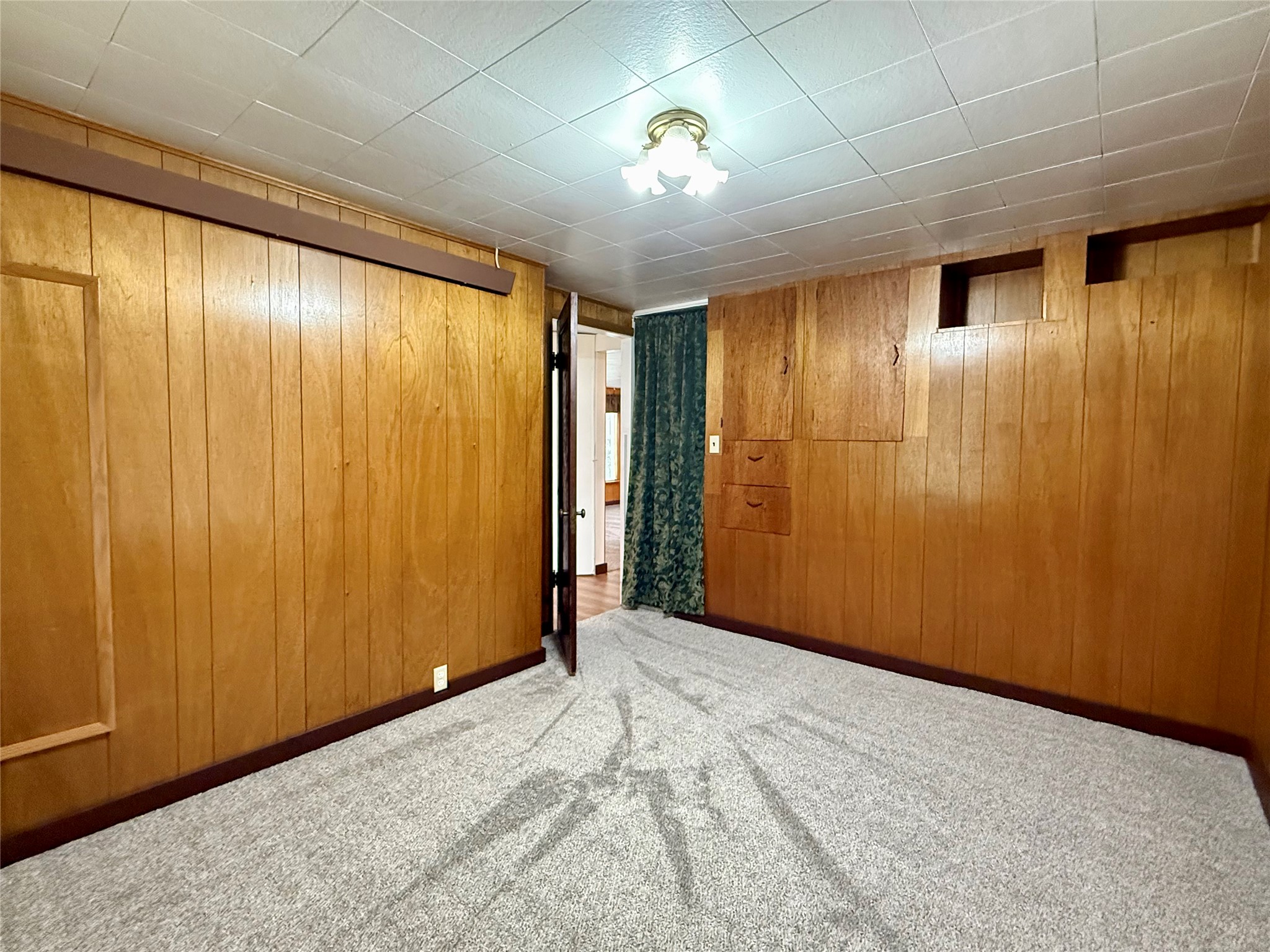 251 River Road W Property Photo 13