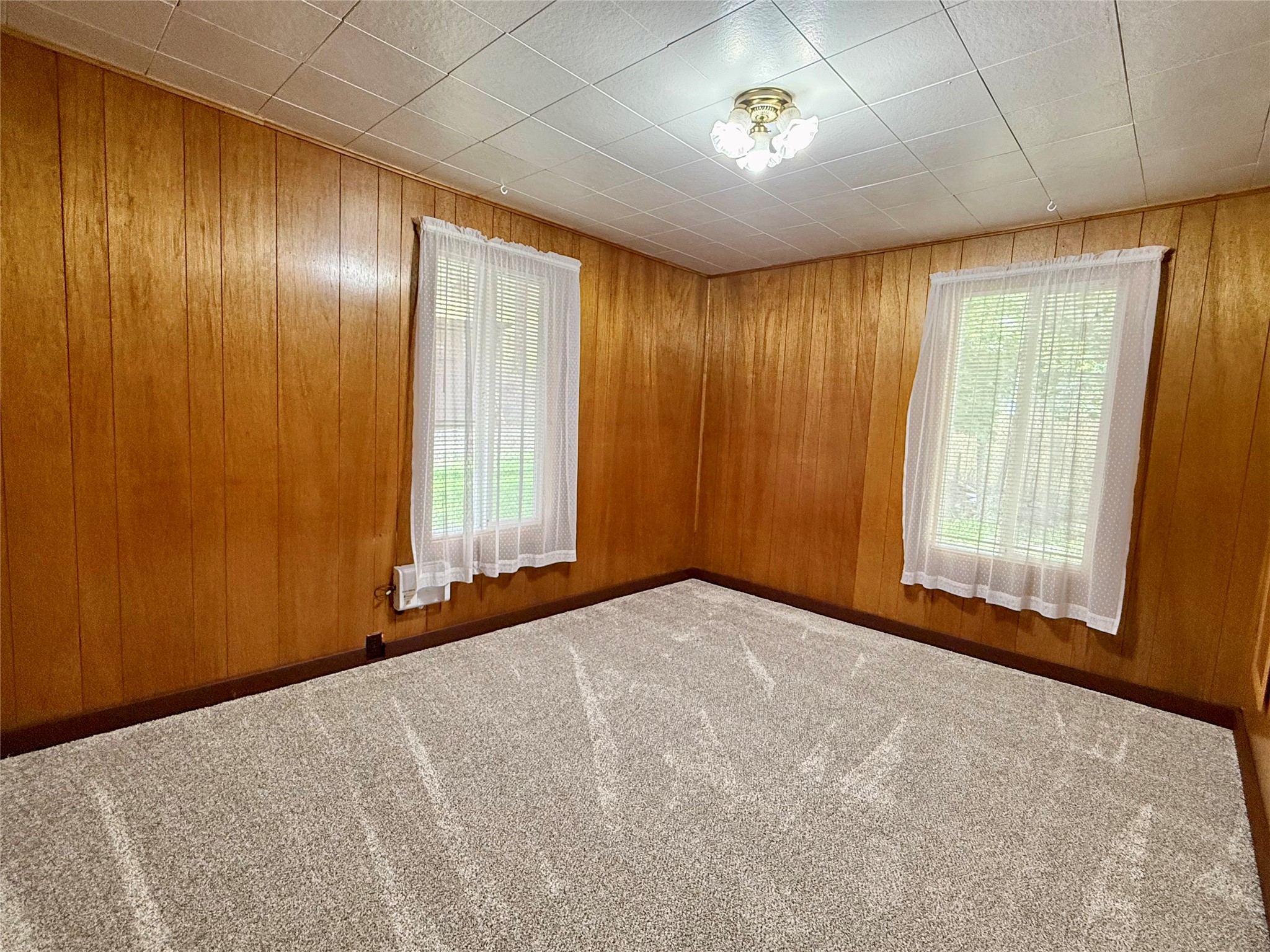 251 River Road W Property Photo 14