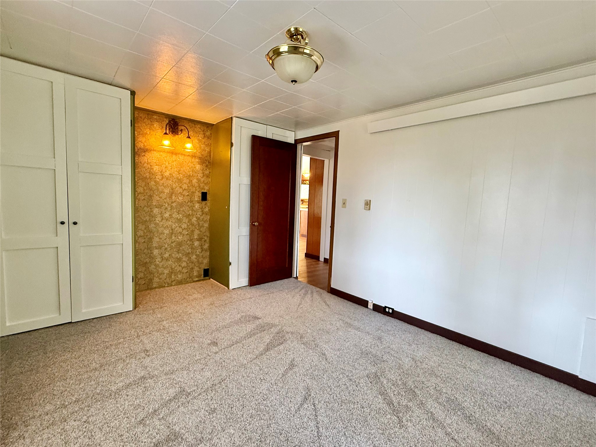 251 River Road W Property Photo 16