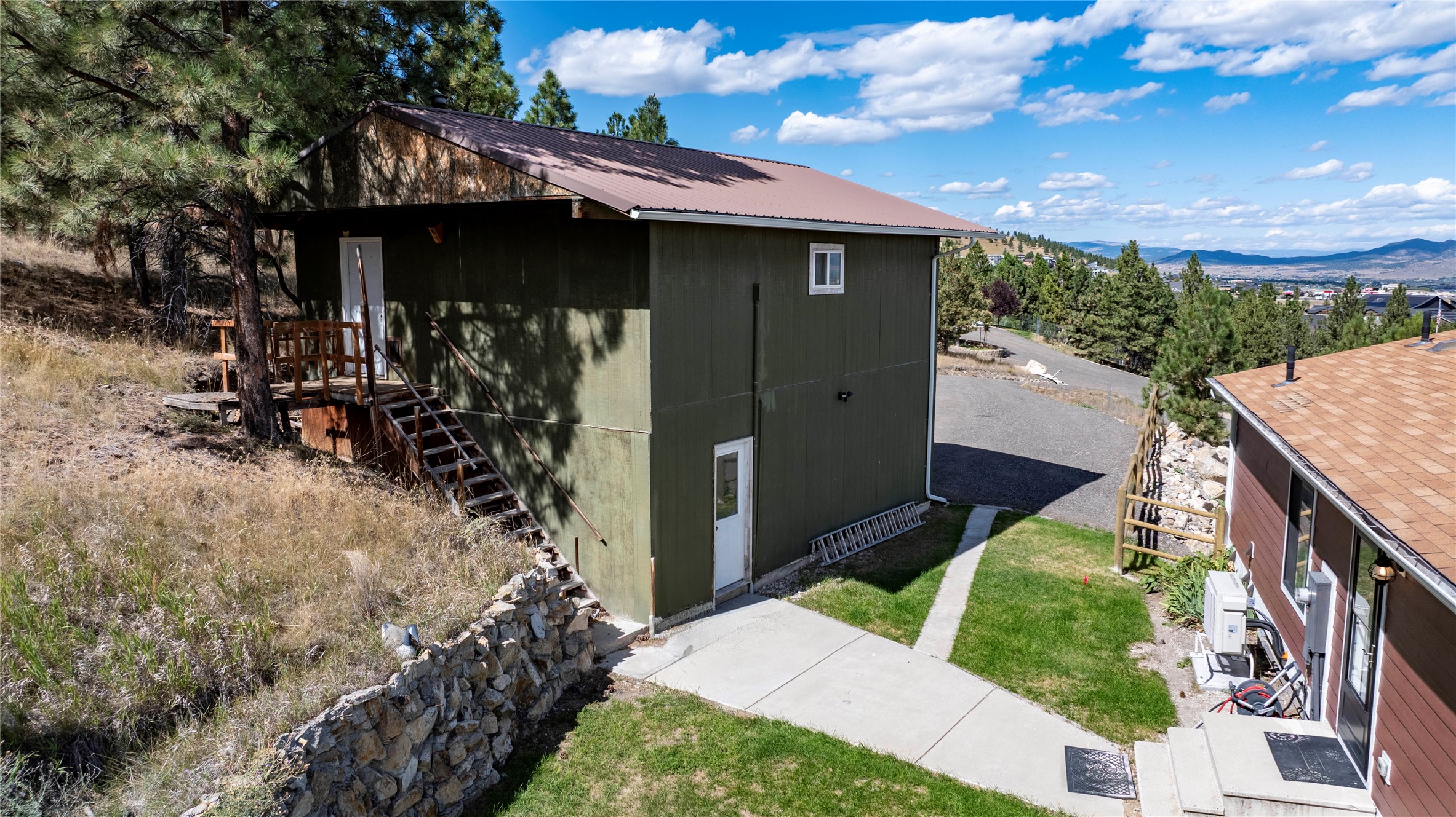 7 Leprechaun Lane Property Photo 5