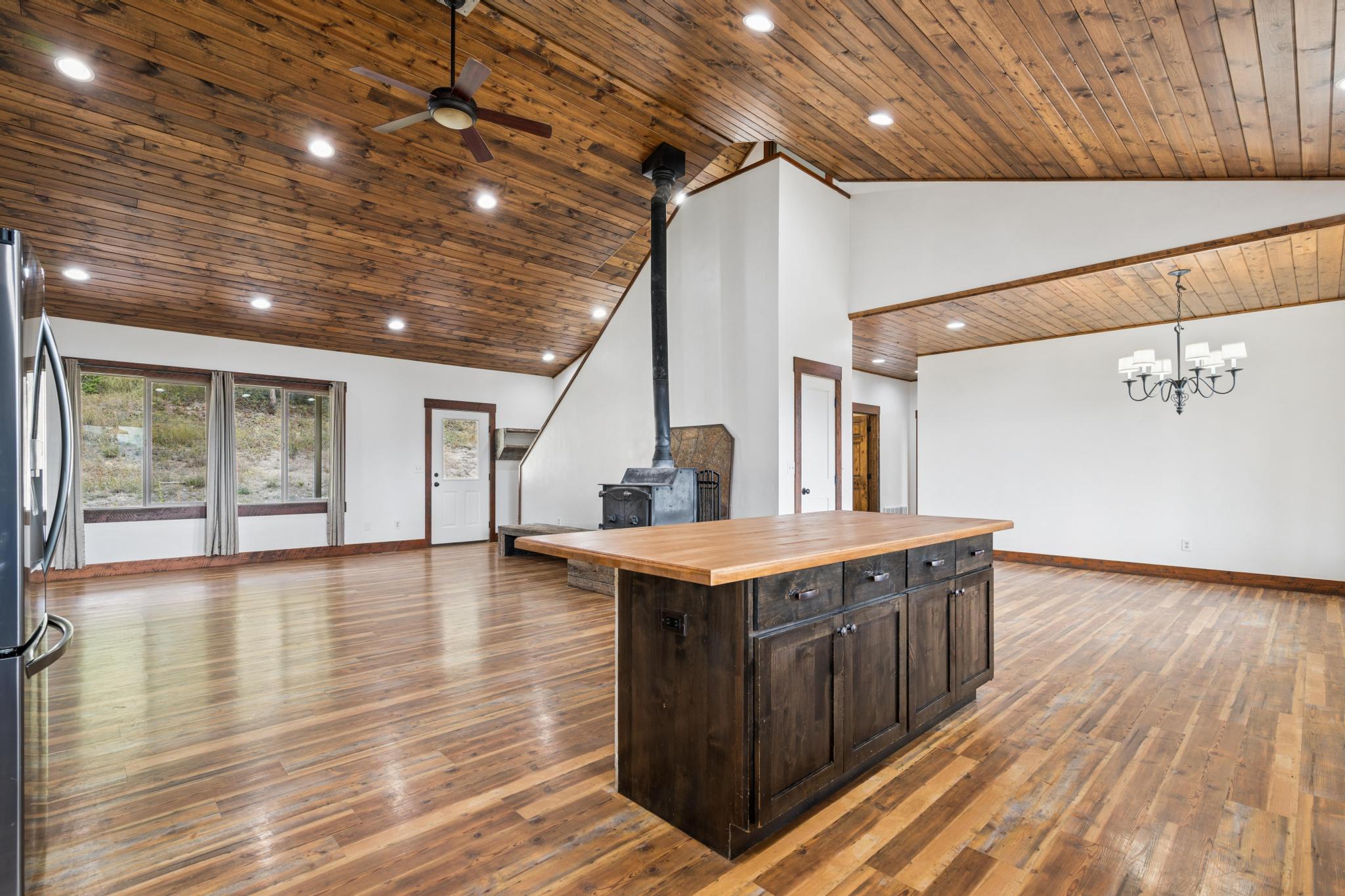 20689 Bower Lane Property Photo 15