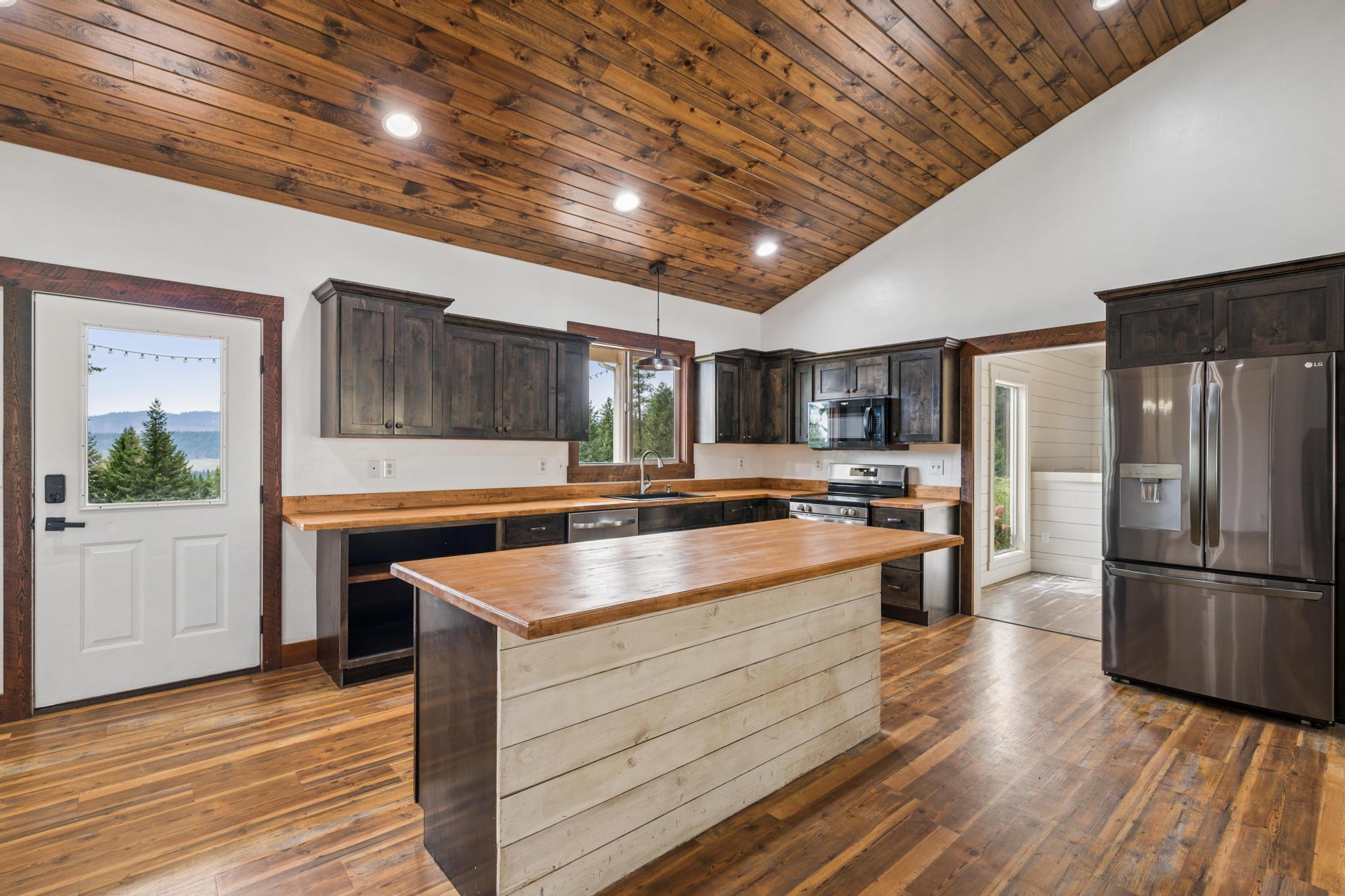 20689 Bower Lane Property Photo 16