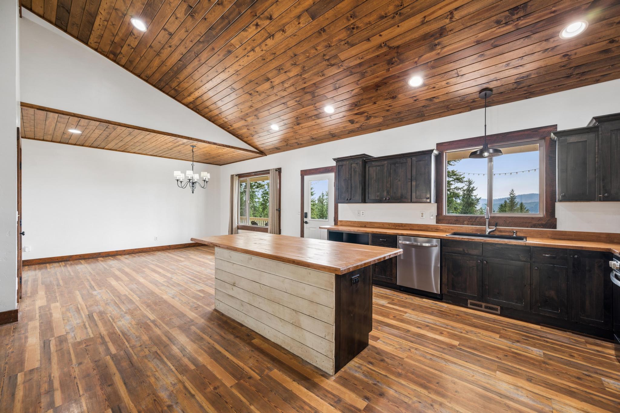 20689 Bower Lane Property Photo 17