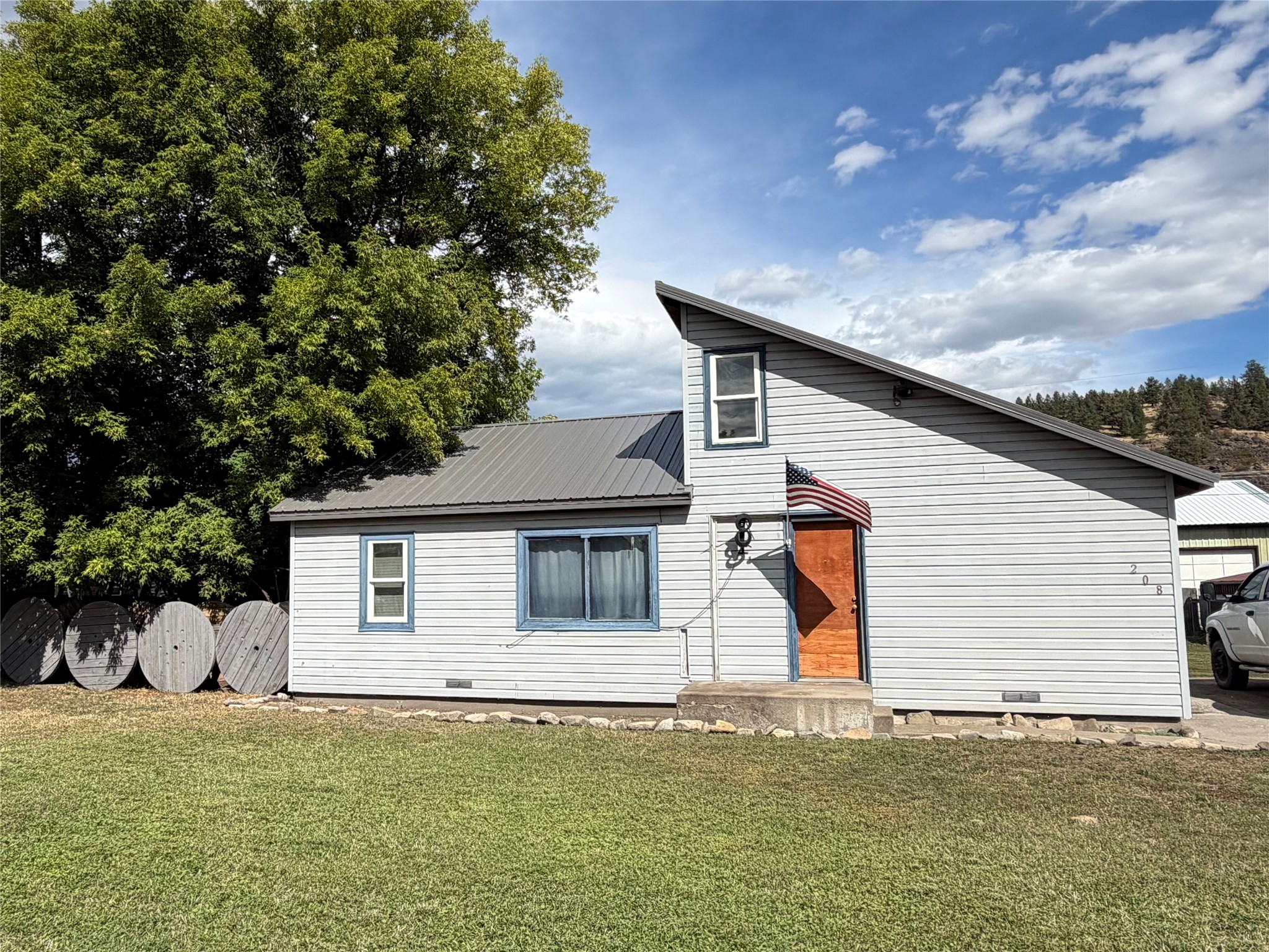 208 E Meany Street Property Photo 1