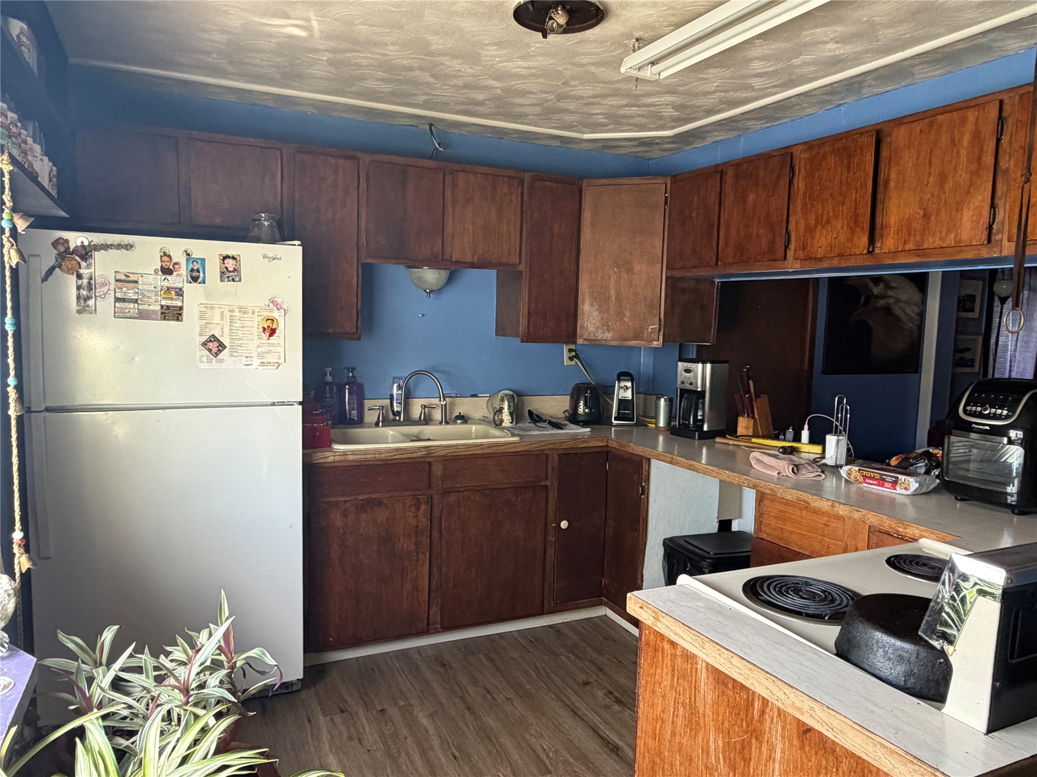 208 E Meany Street Property Photo 7