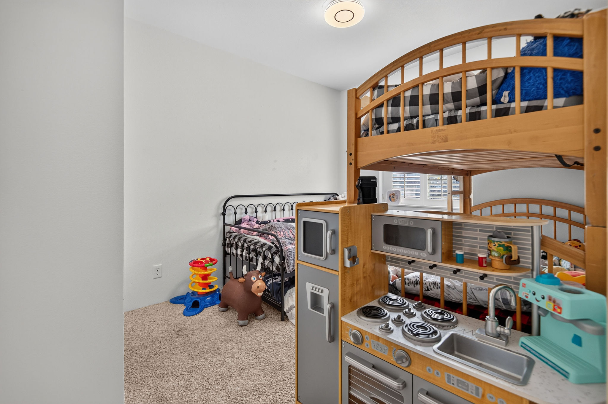 13 Desert Drive Property Photo 12