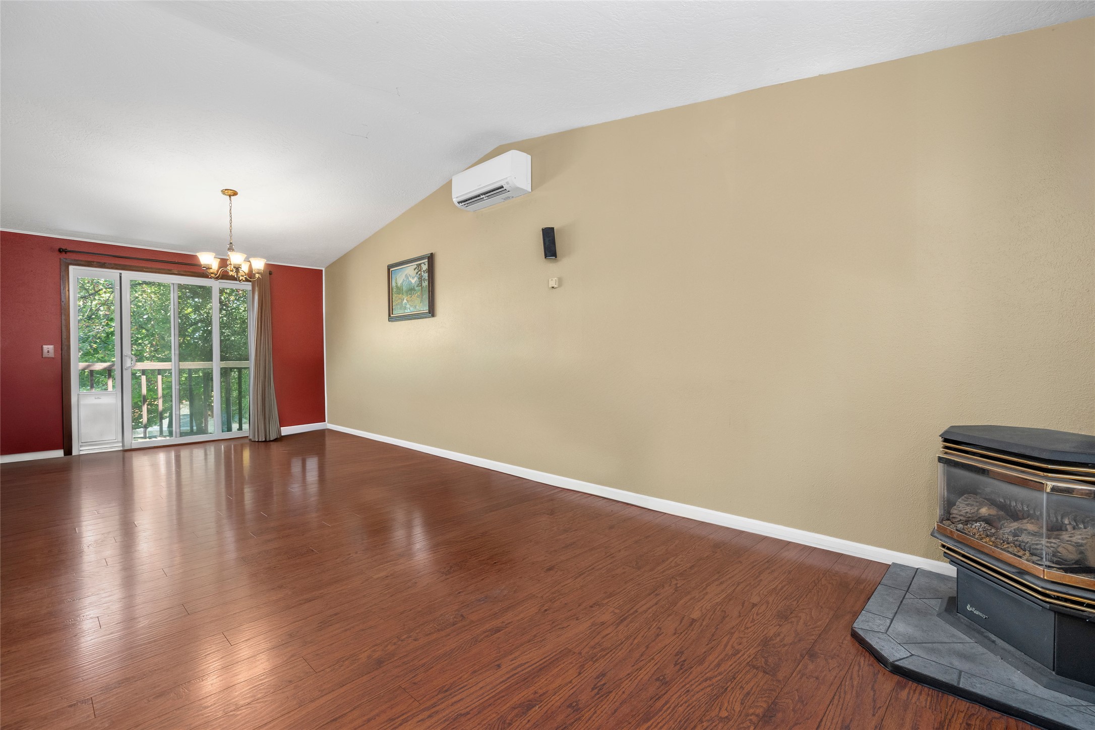 2200 Garland Drive 14 Property Photo 3
