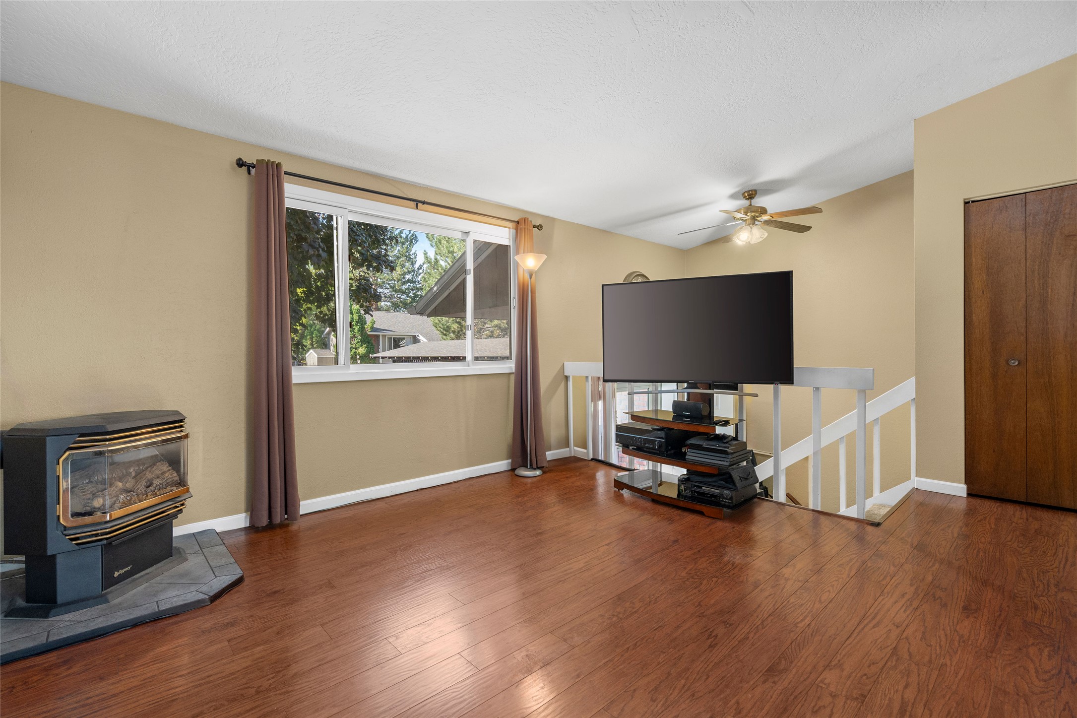 2200 Garland Drive 14 Property Photo 4