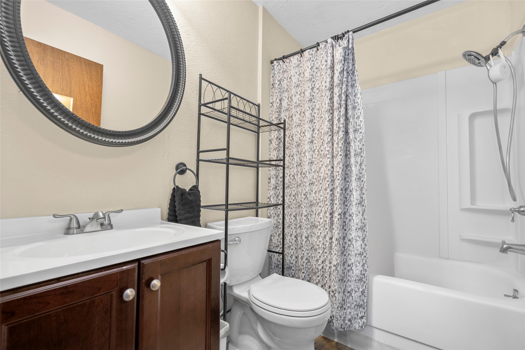 2200 Garland Drive 14 Property Photo 11